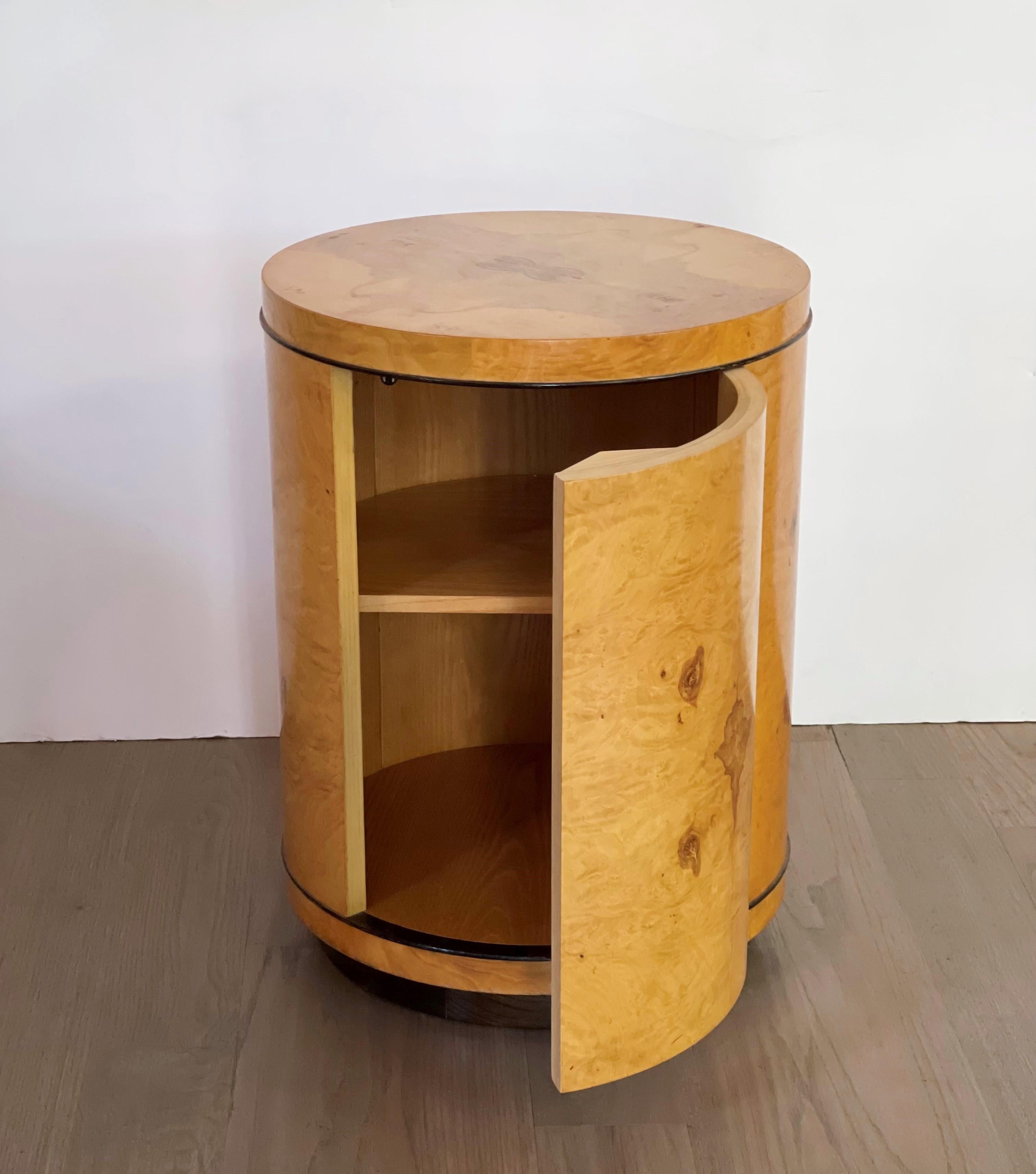 American 1980s Henredon Burl Wood Drum Nightstand/End Table For Sale
