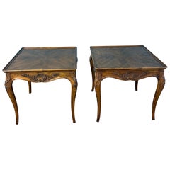 Paire de tables d'appoint françaises sculptées Henredon des années 1980