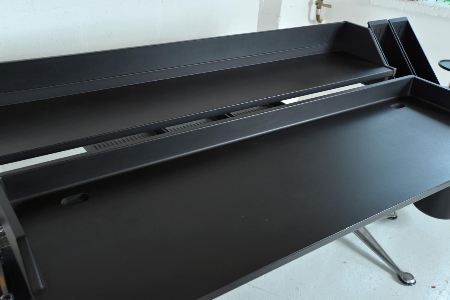 1980s Herman Miller Burdick Group Post Modern Industrial Design Modular Desk USA 1