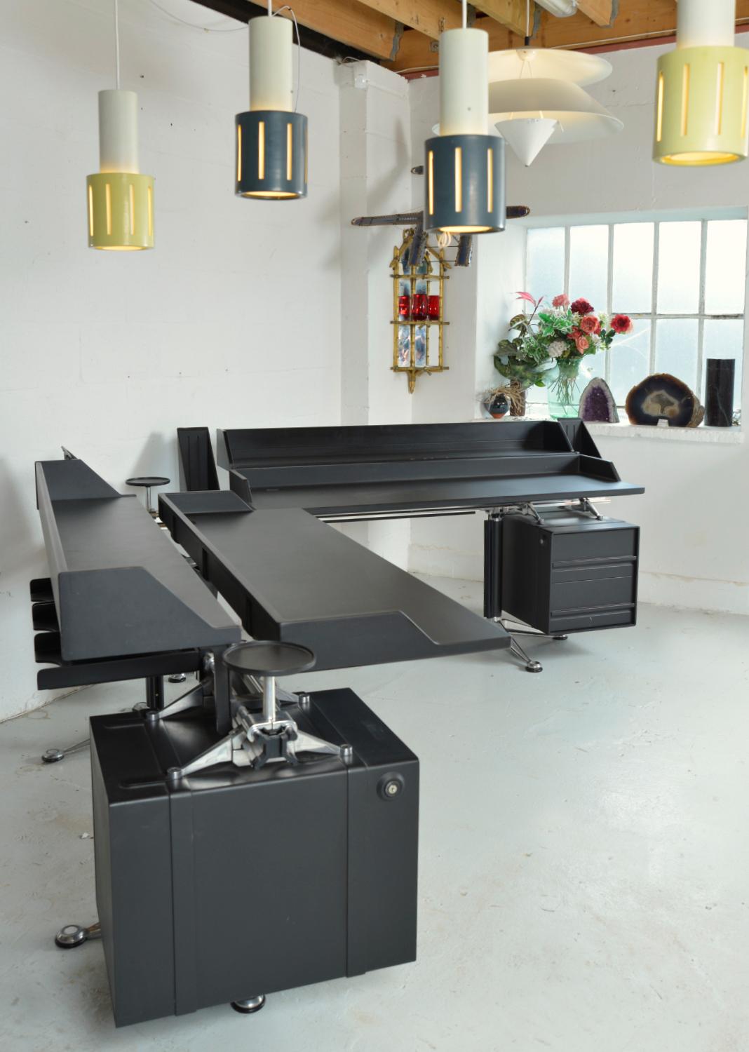 Años 80 Herman Miller Burdick Group Post Modern Industrial Design Escritorio modular EE.UU. en venta 12