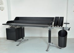 1980s Herman Miller Burdick Group Post Modern Industrial Design Modular Desk USA