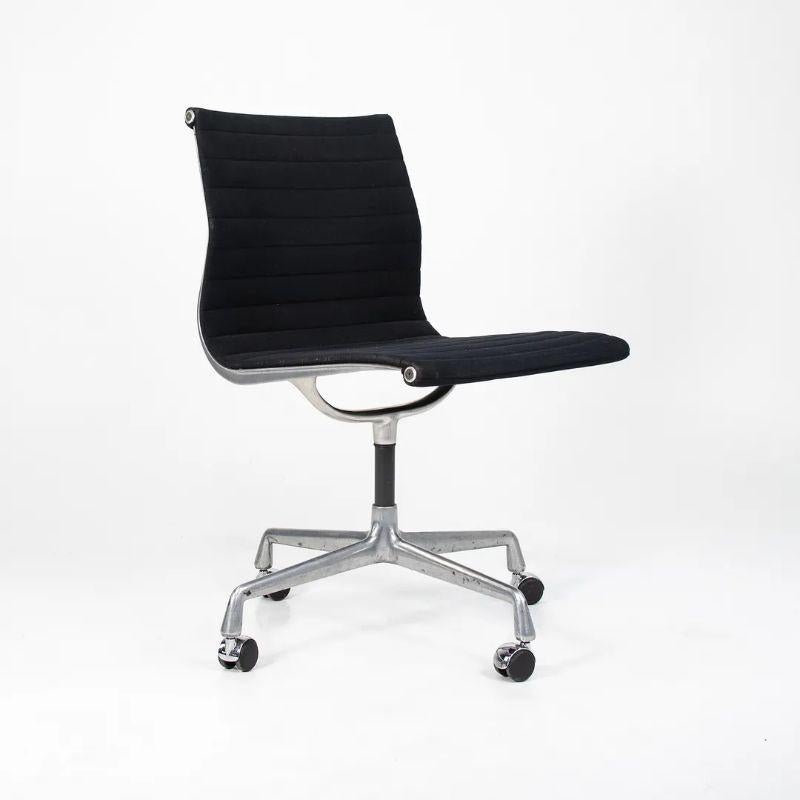 American 1980s Herman Miller Eames Aluminum Group Management Side Chairs in Black Fabric For Sale