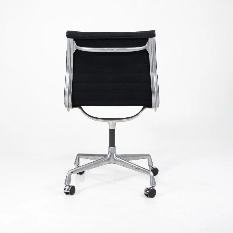 Late 20th Century 1980s Herman Miller Eames Aluminum Group Management Side Chairs in Black Fabric For Sale