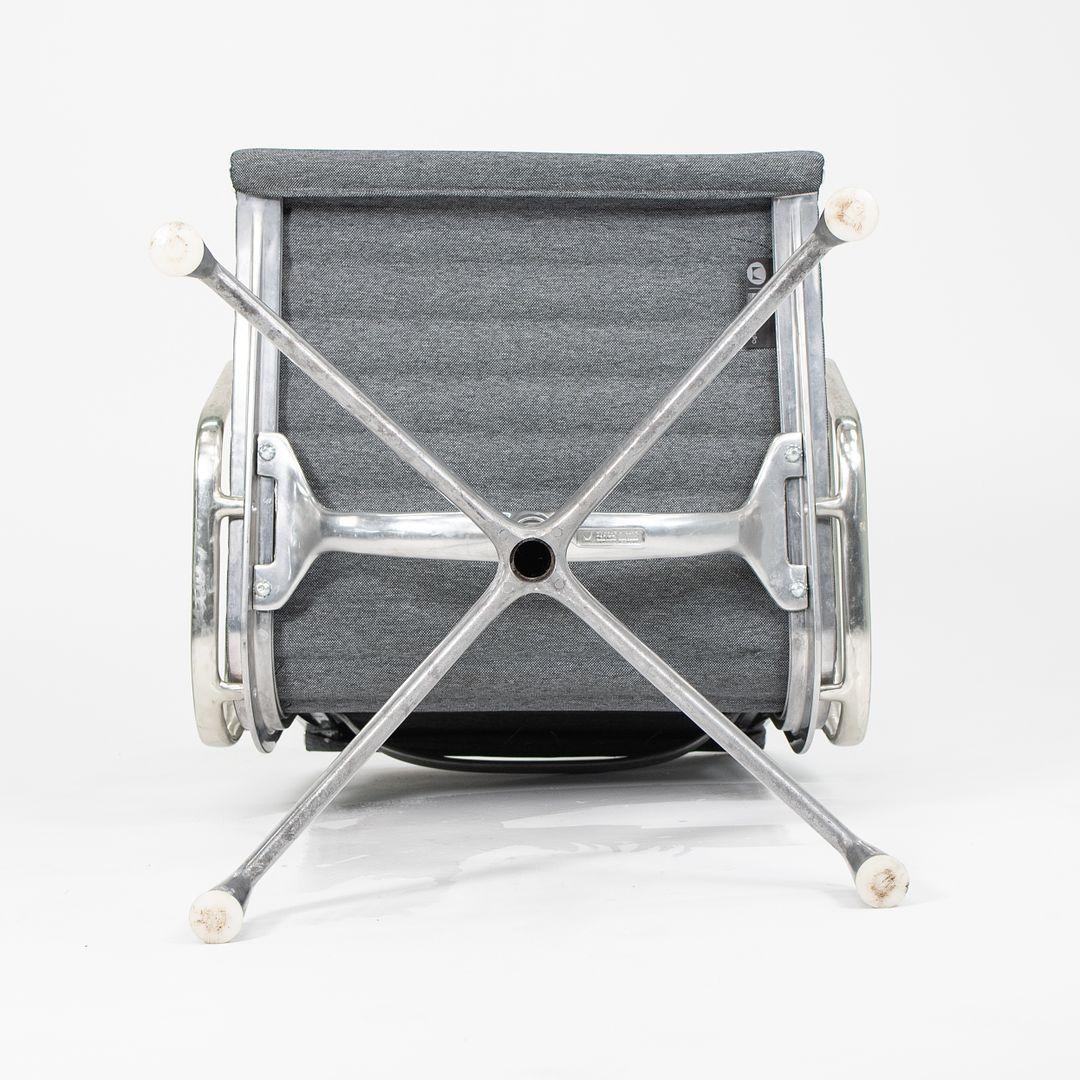 1980s Herman Miller Eames Aluminum Group Side / Desk Chair in Gray/Blue Fabric 4