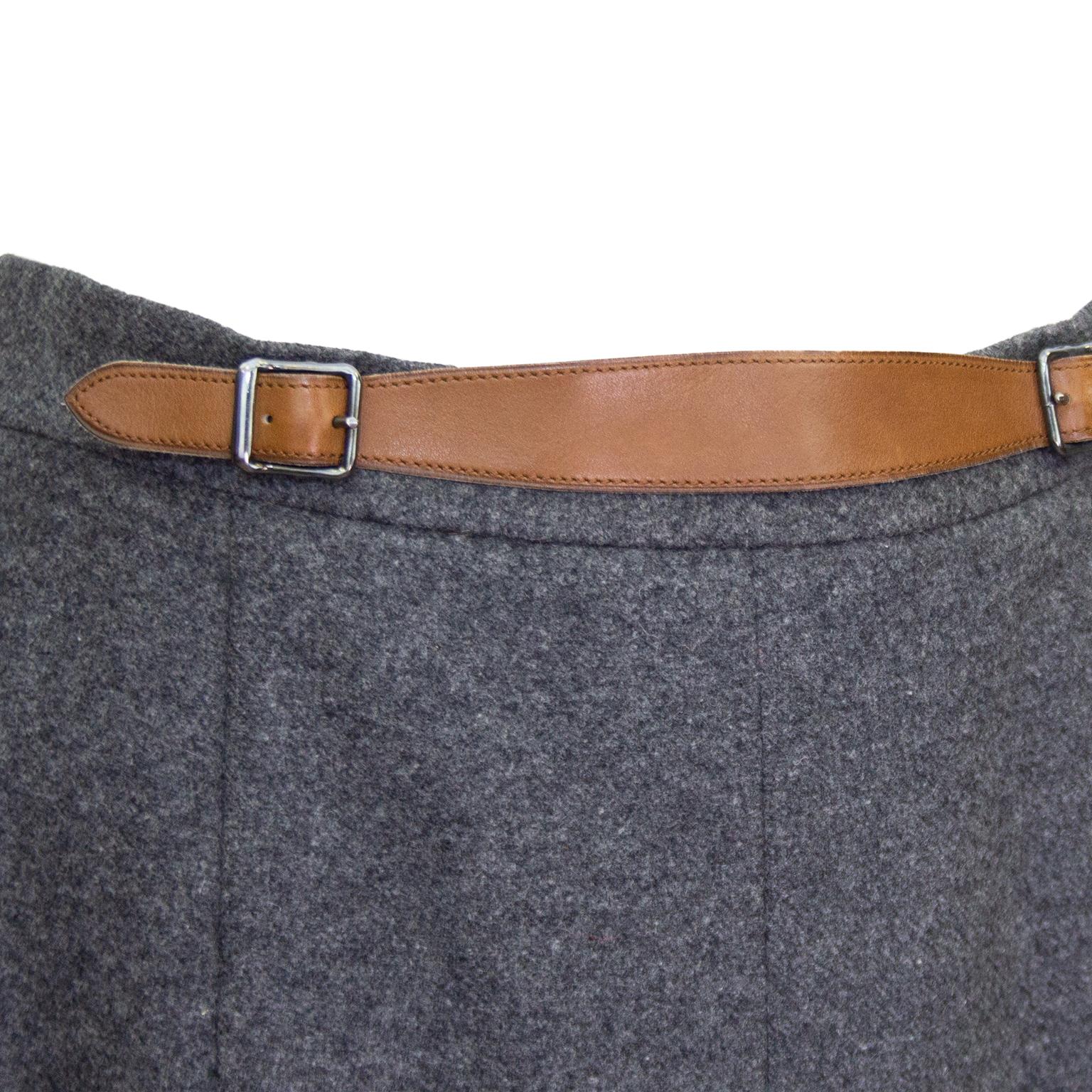 1980s Hermes Grey Wool Skirt with Leather Detail  In Good Condition For Sale In Toronto, Ontario