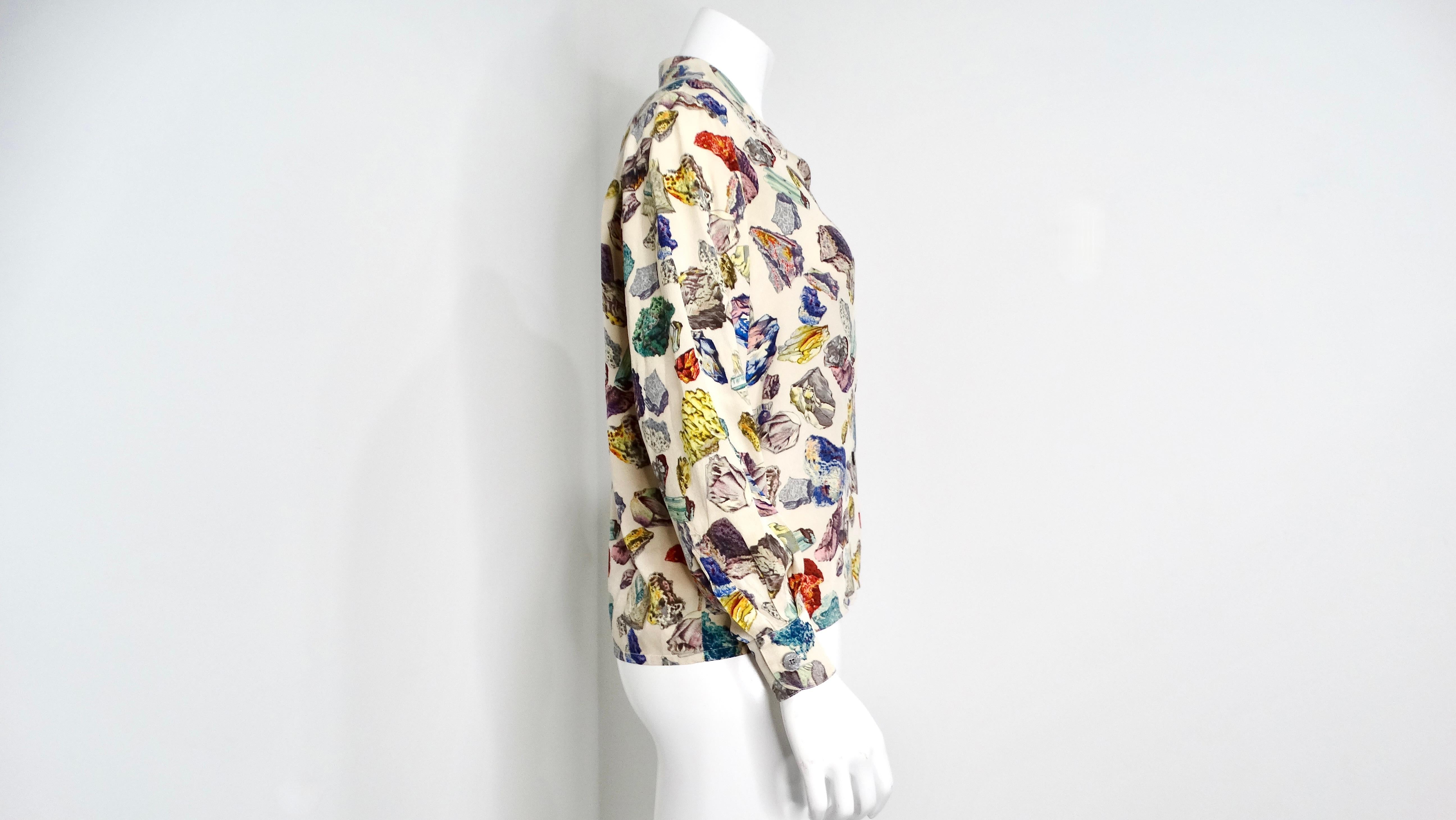 1980 Hermes Mineraux Geo Rock Print - Top in seta stampata con bottone in vendita 1