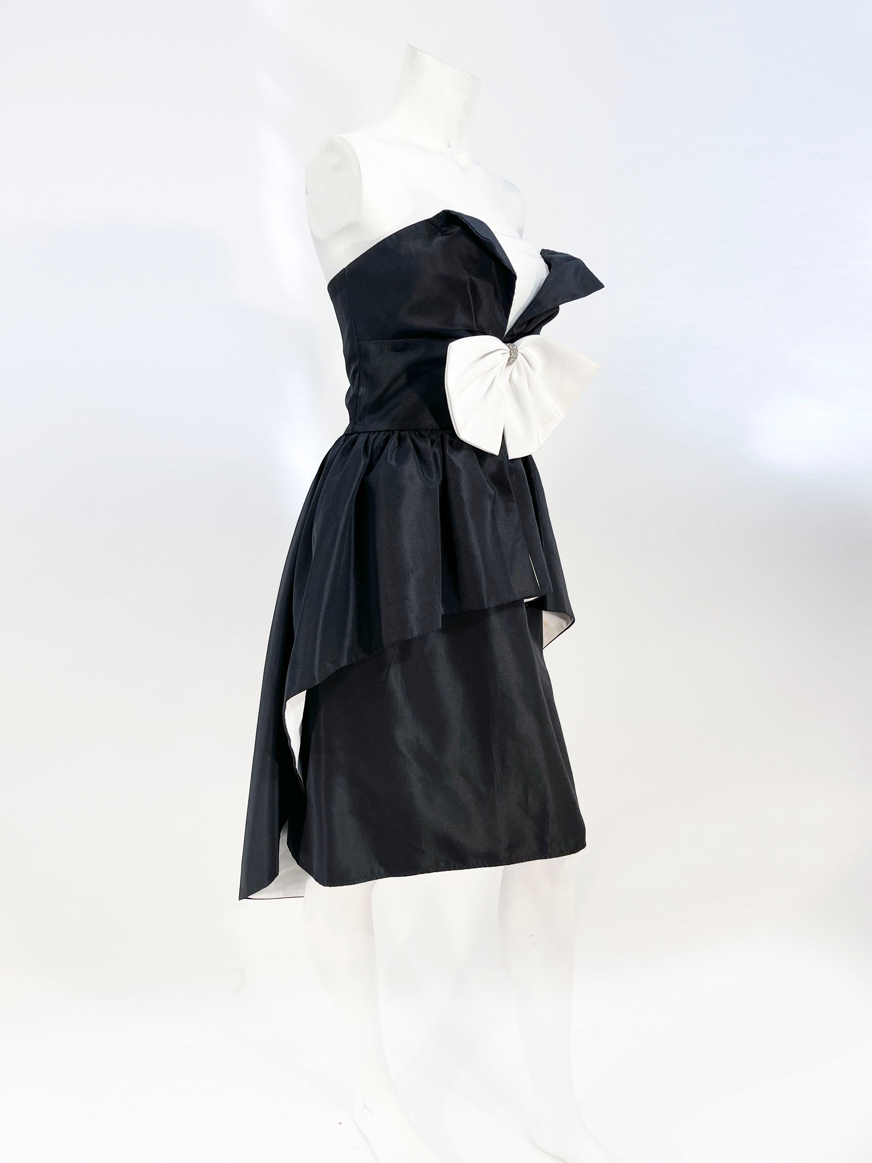 De las mujeres Conjunto de vestido de cóctel blanco y negro de los años 80 Hey Waltzer para Darcy en venta