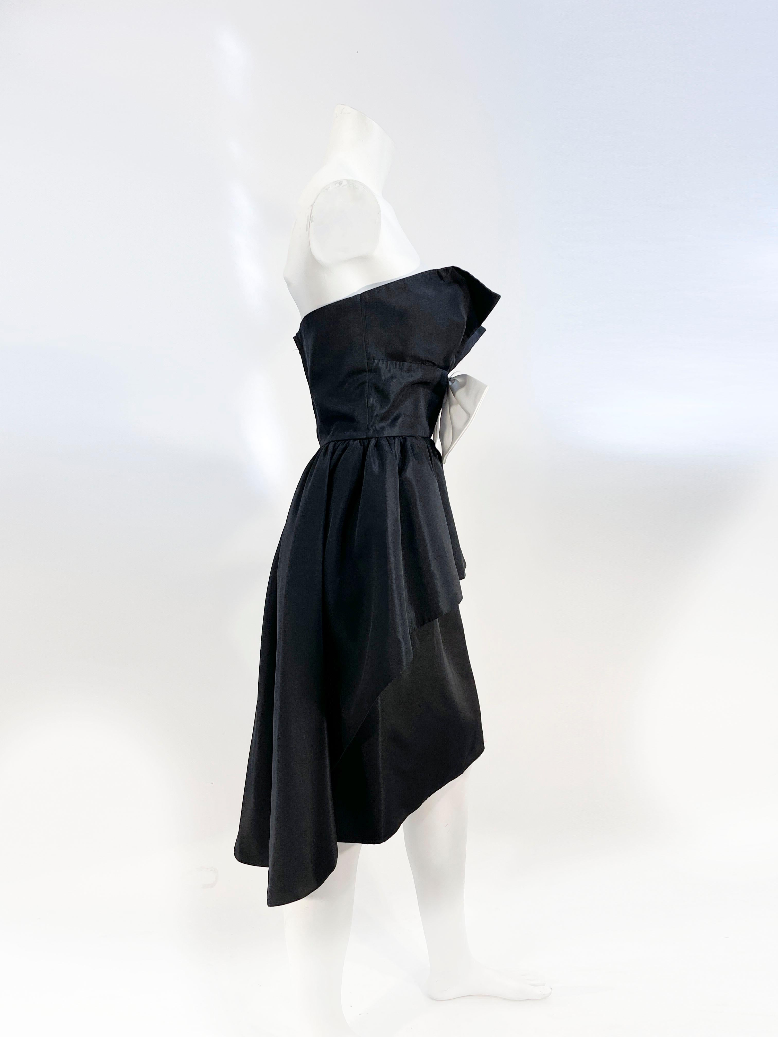 Conjunto de vestido de cóctel blanco y negro de los años 80 Hey Waltzer para Darcy en venta 1