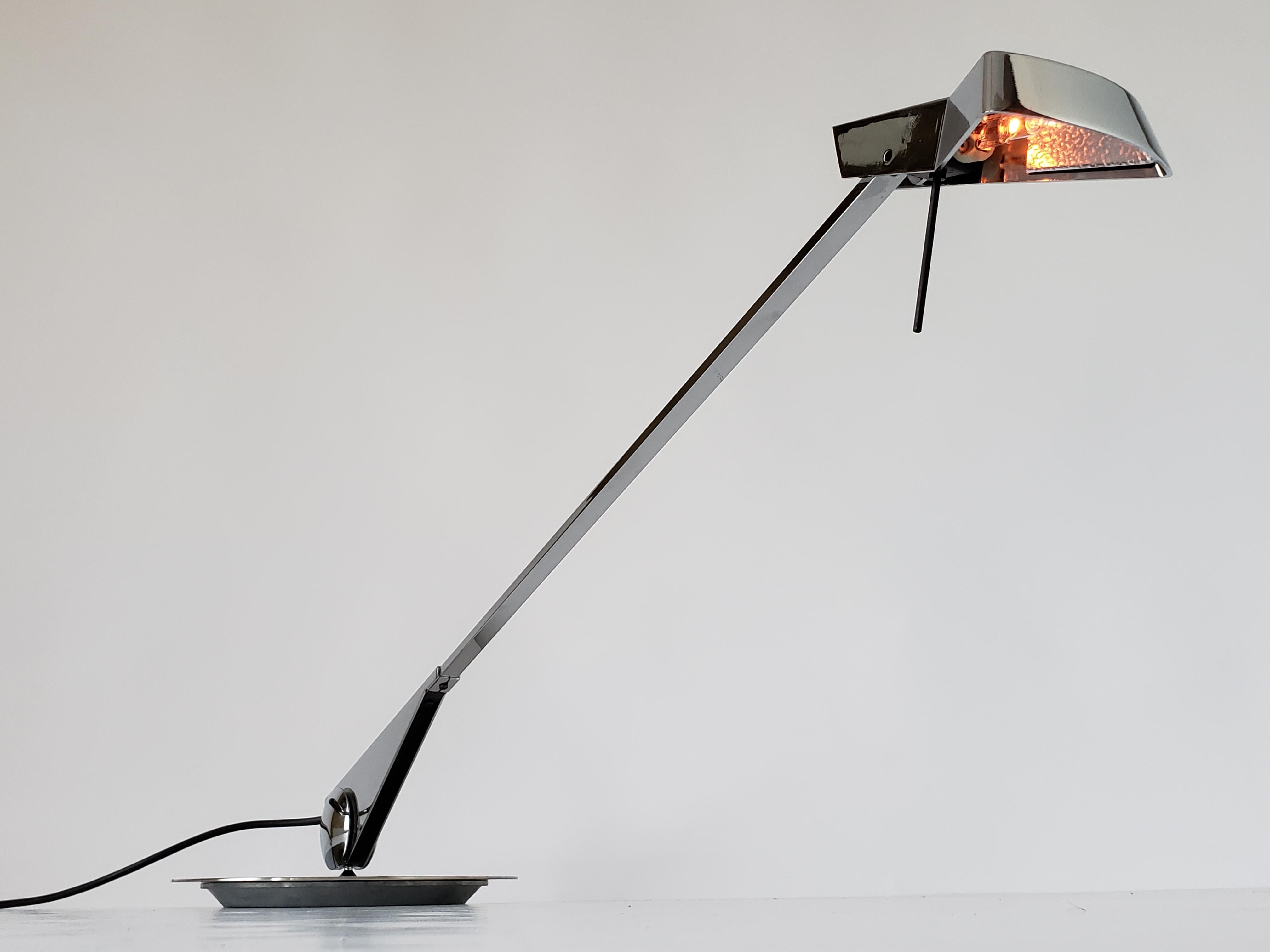 Espagnol Lampe de bureau halogène haut de gamme des années 1980 de Carpyen, Espagne en vente