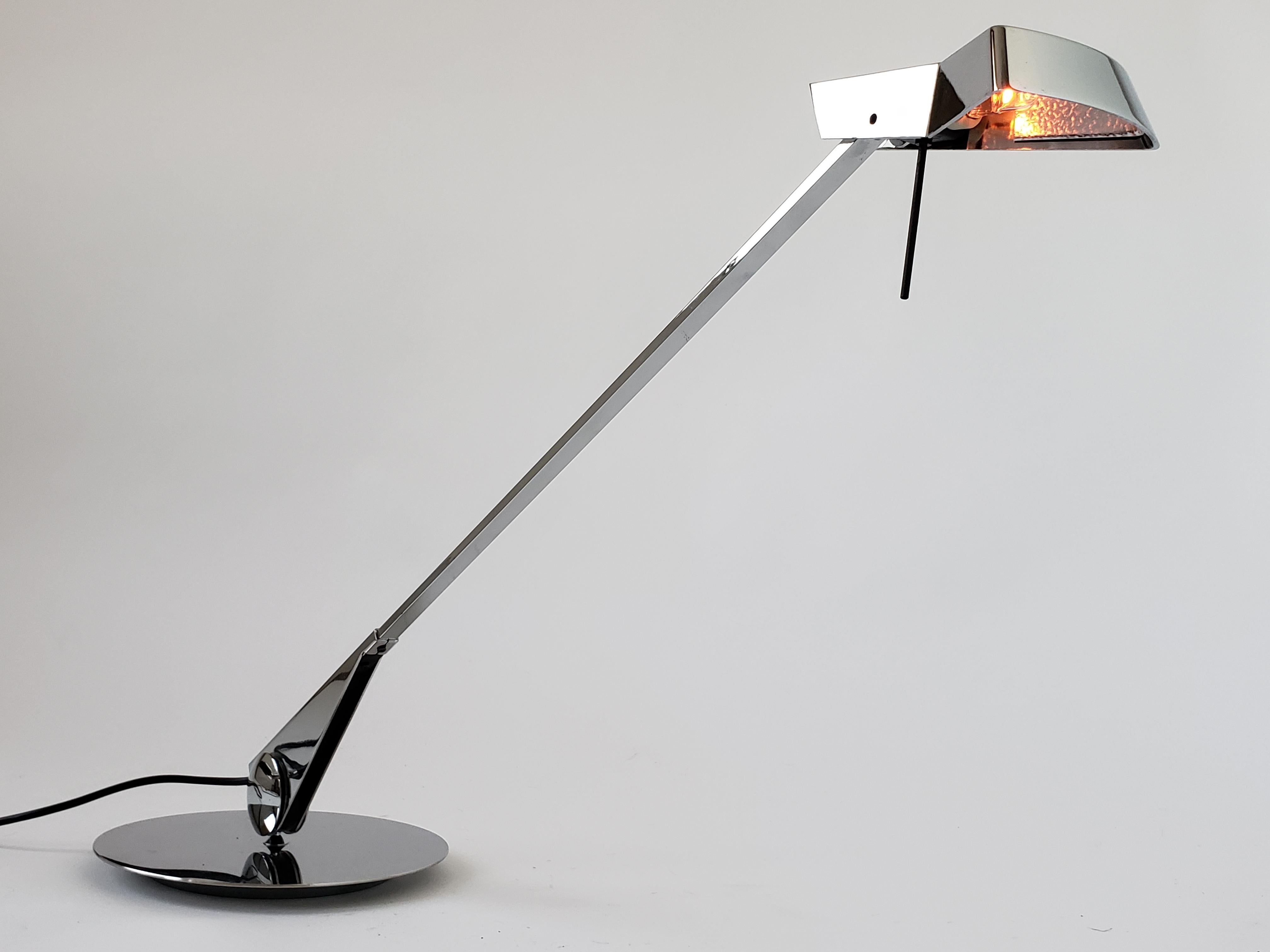 1980s High End Halogen Table Lamp from Carpyen, Spain In Good Condition For Sale In St- Leonard, Quebec