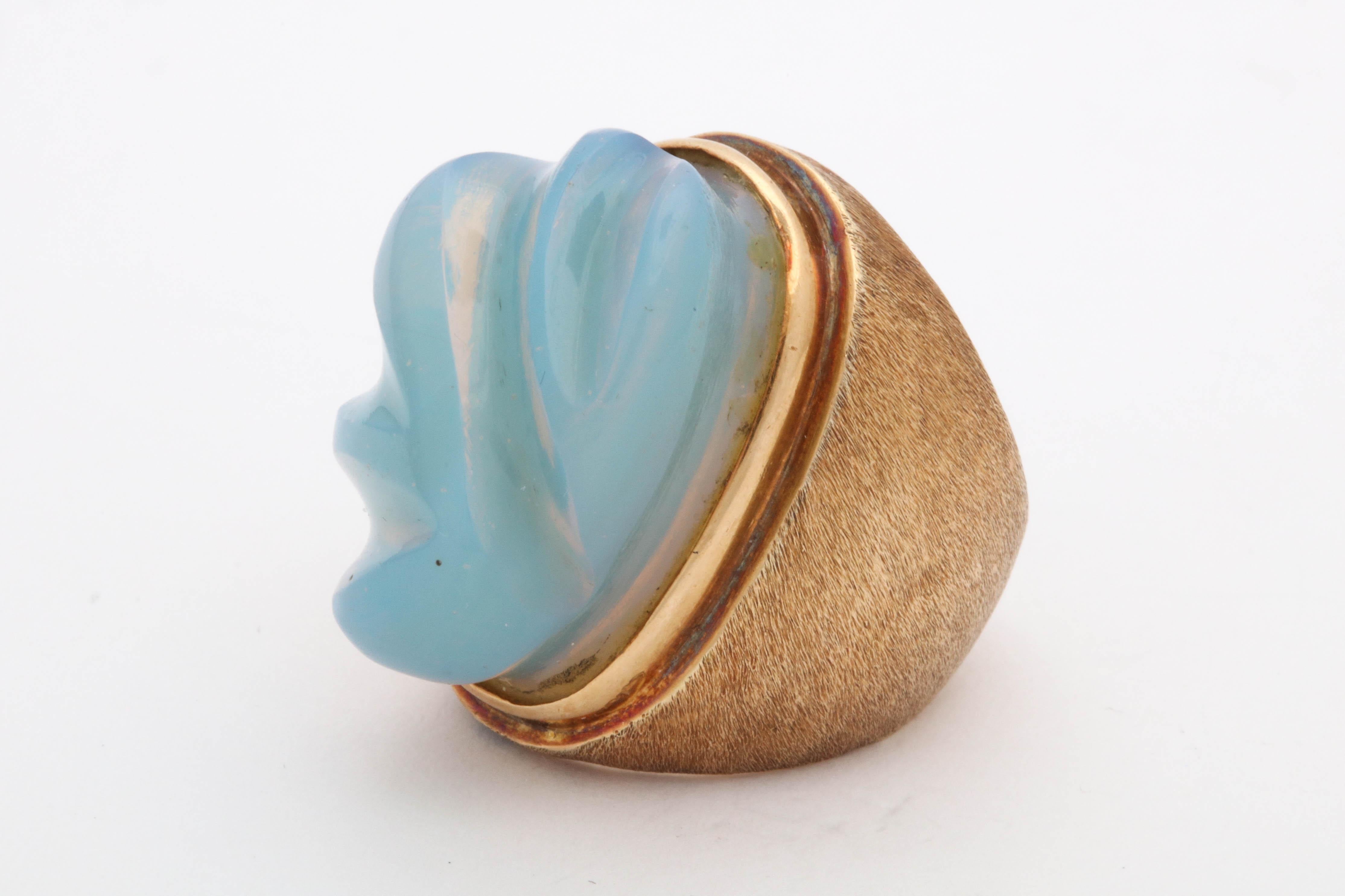 1980s High Iridescent Carved Opal Large Gold Cocktail Ring 1