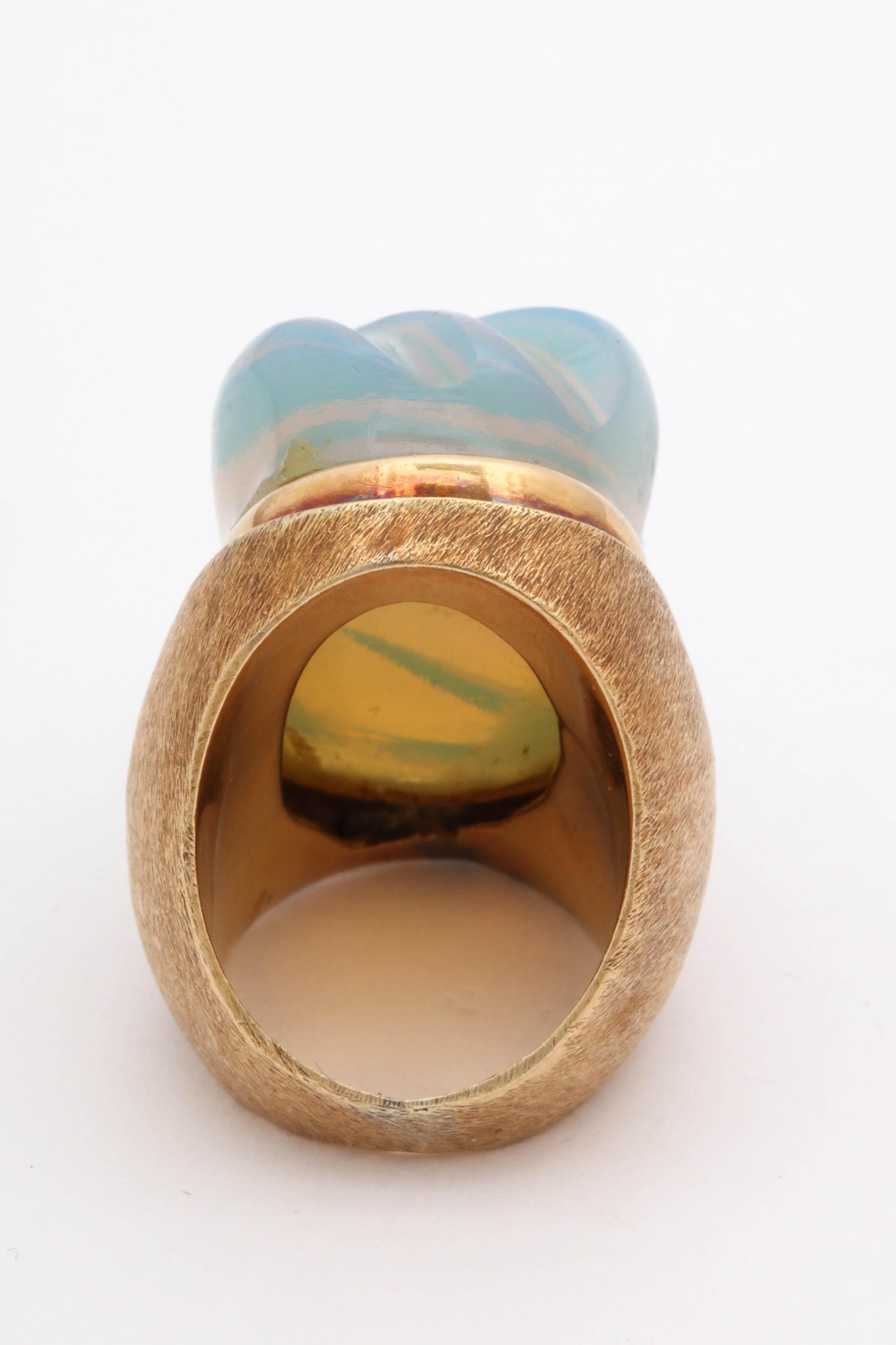 1980s High Iridescent Carved Opal Large Gold Cocktail Ring 3