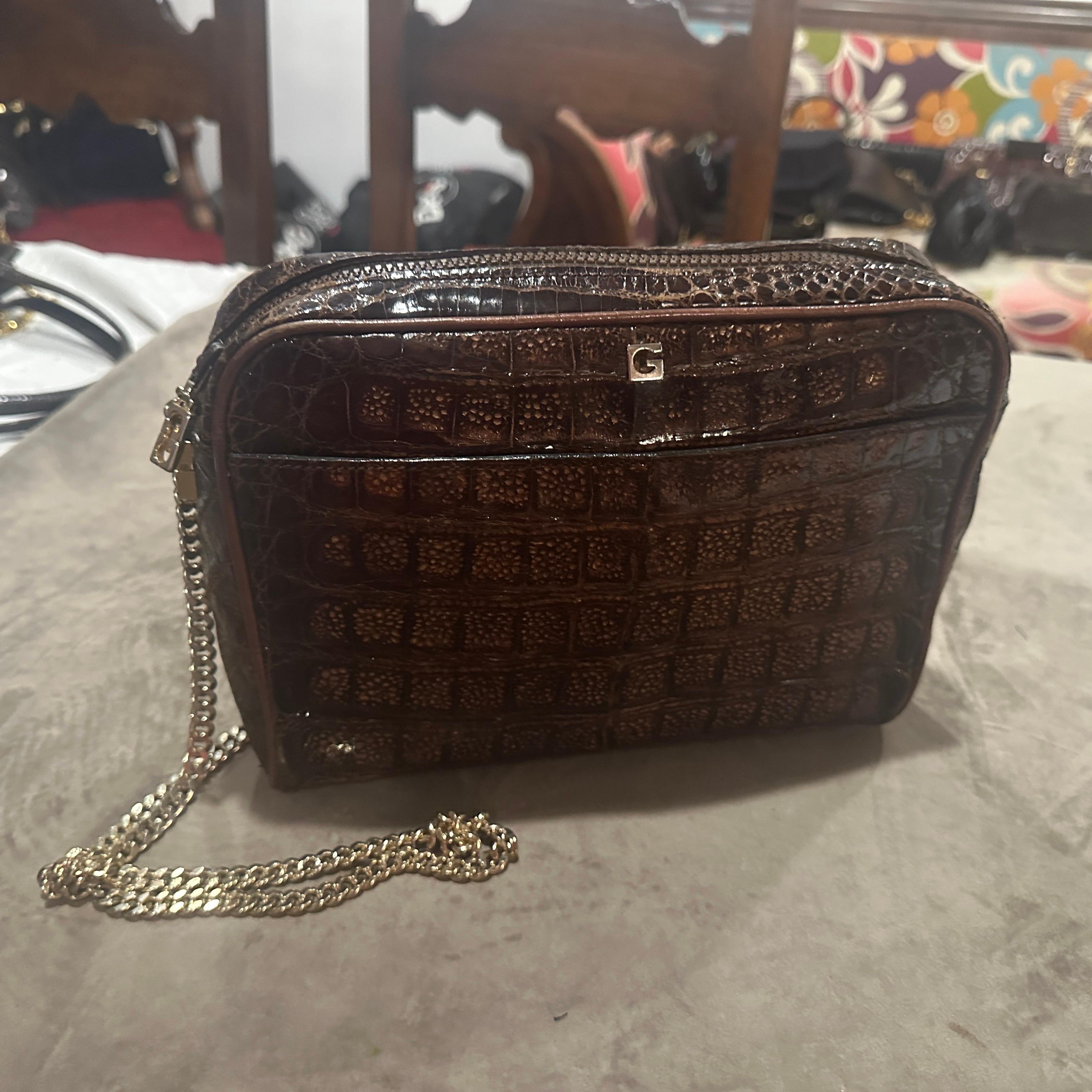 1980er Jahre Hochwertige Umhängetasche aus geprägtem braunem Leder und Messing von Gherardini im Angebot 7