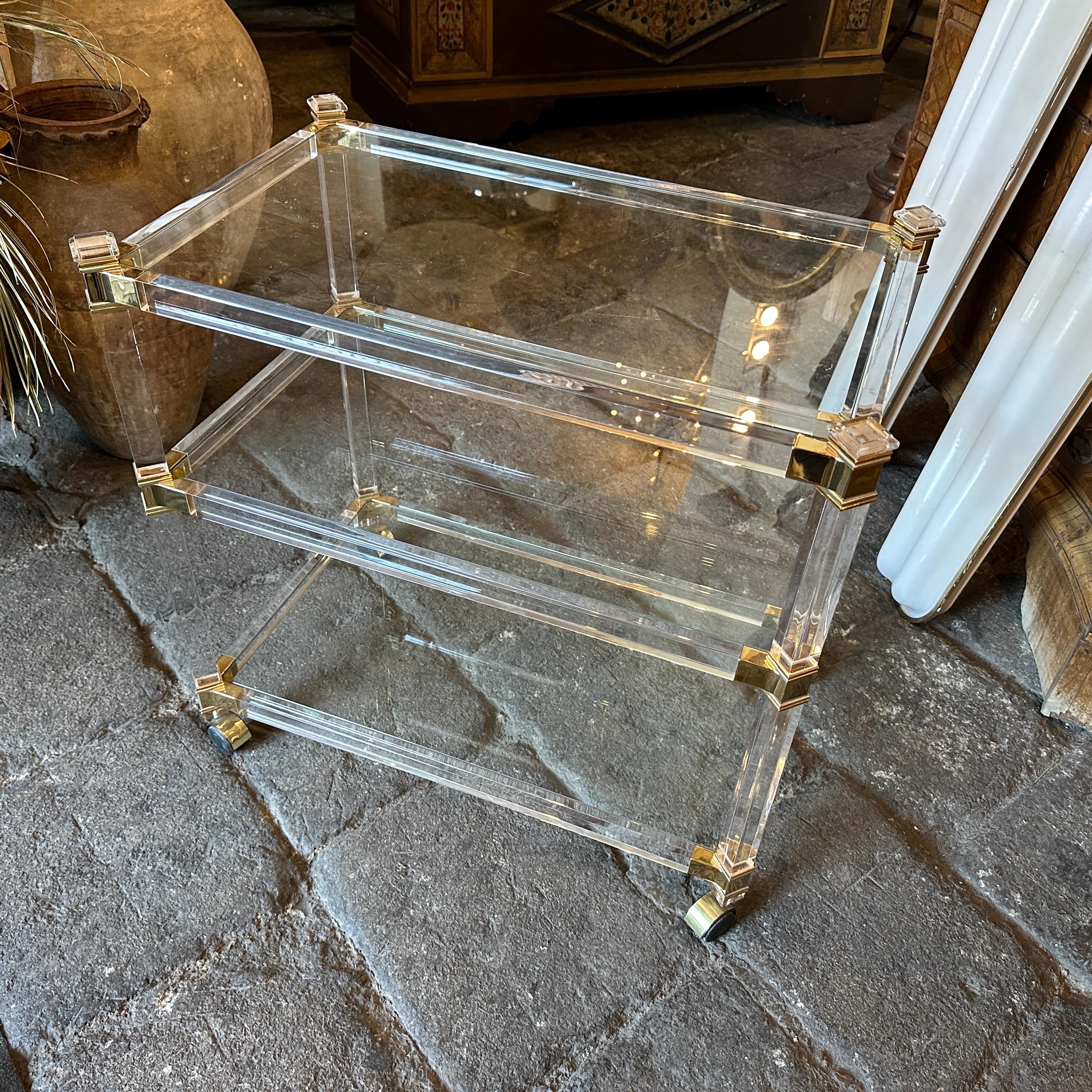 1980s Hollywood Regency Lucite and Brass Italian Bar Cart by Fratelli Orsenigo For Sale 8