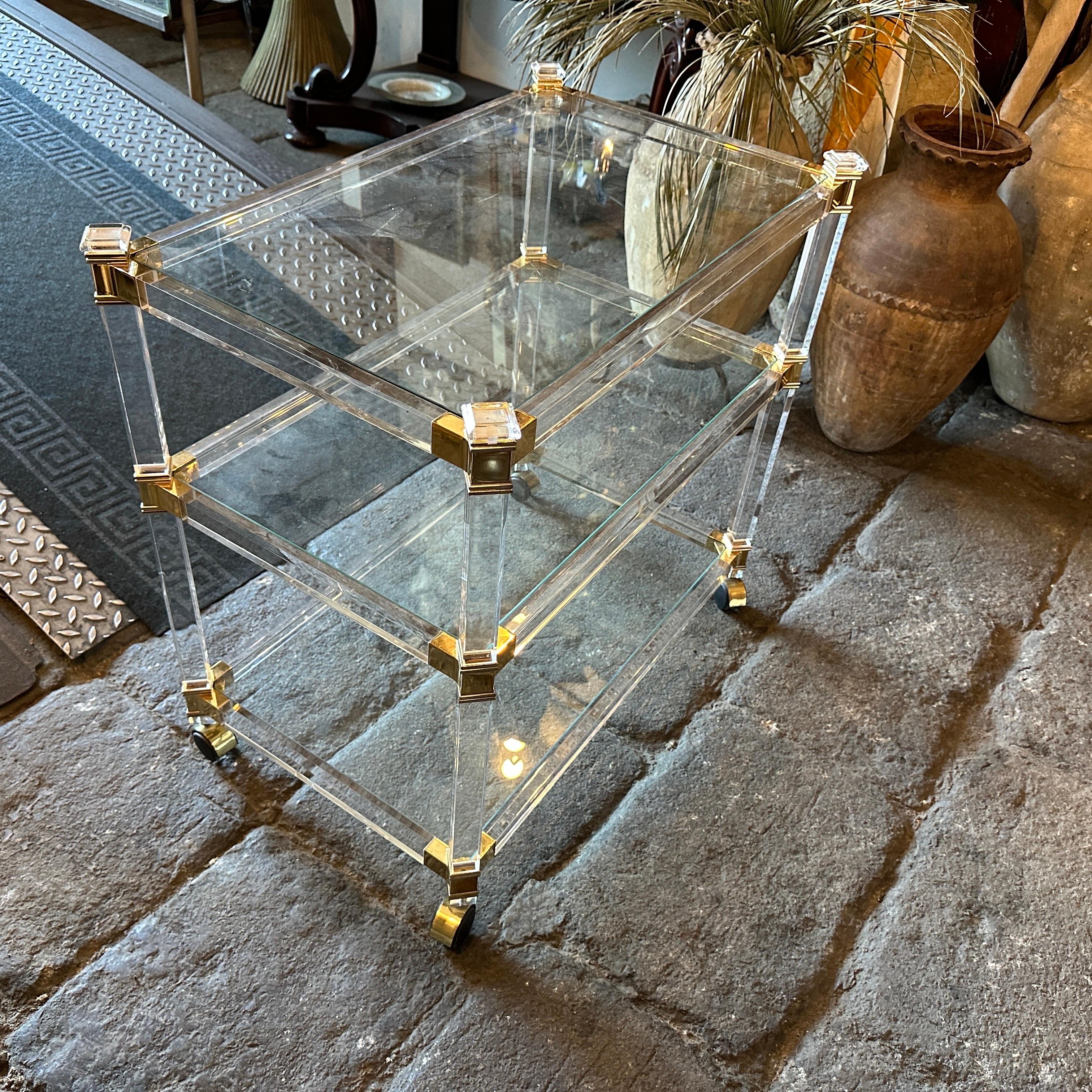 1980s Hollywood Regency Lucite and Brass Italian Bar Cart by Fratelli Orsenigo For Sale 1