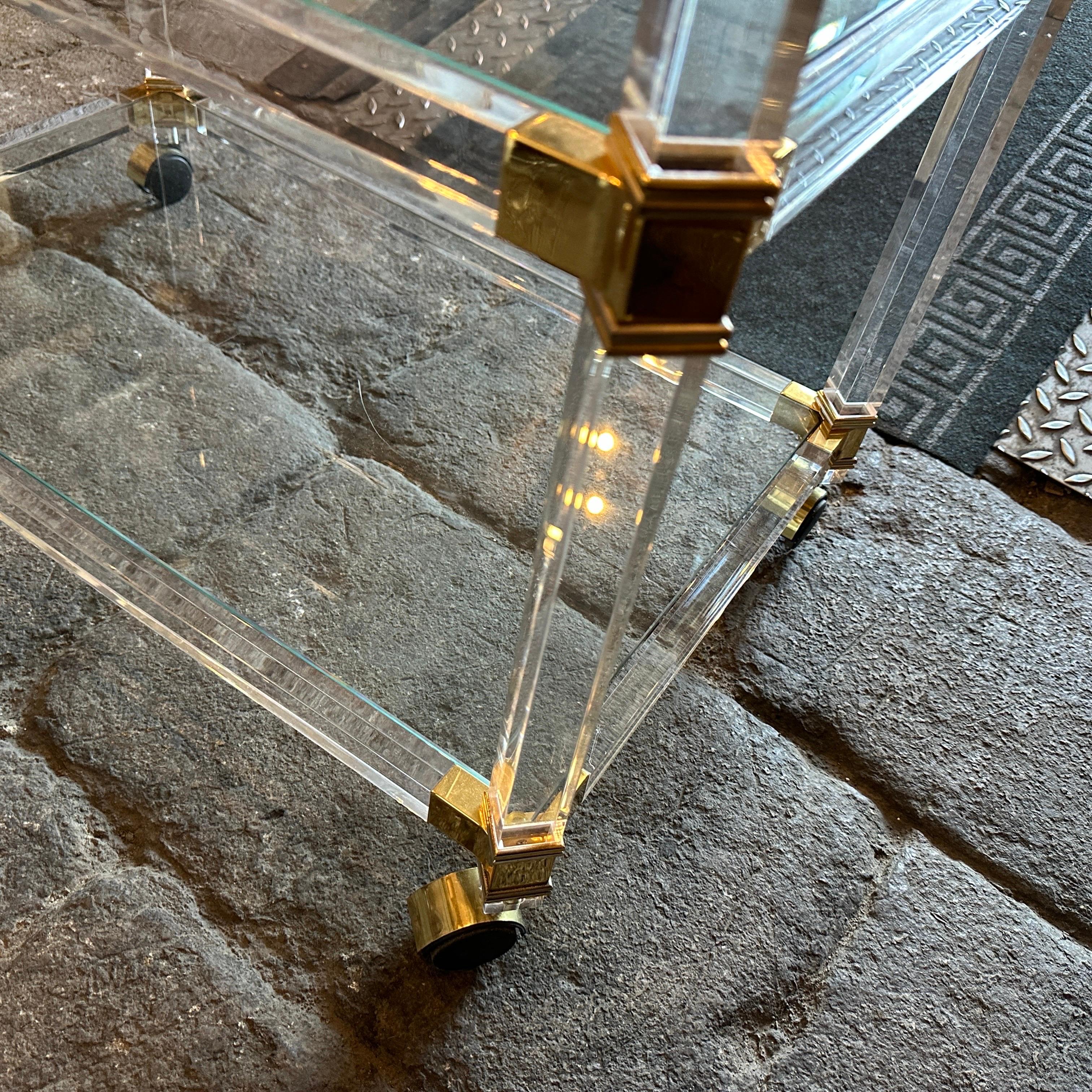 1980s Hollywood Regency Lucite and Brass Italian Bar Cart by Fratelli Orsenigo For Sale 4