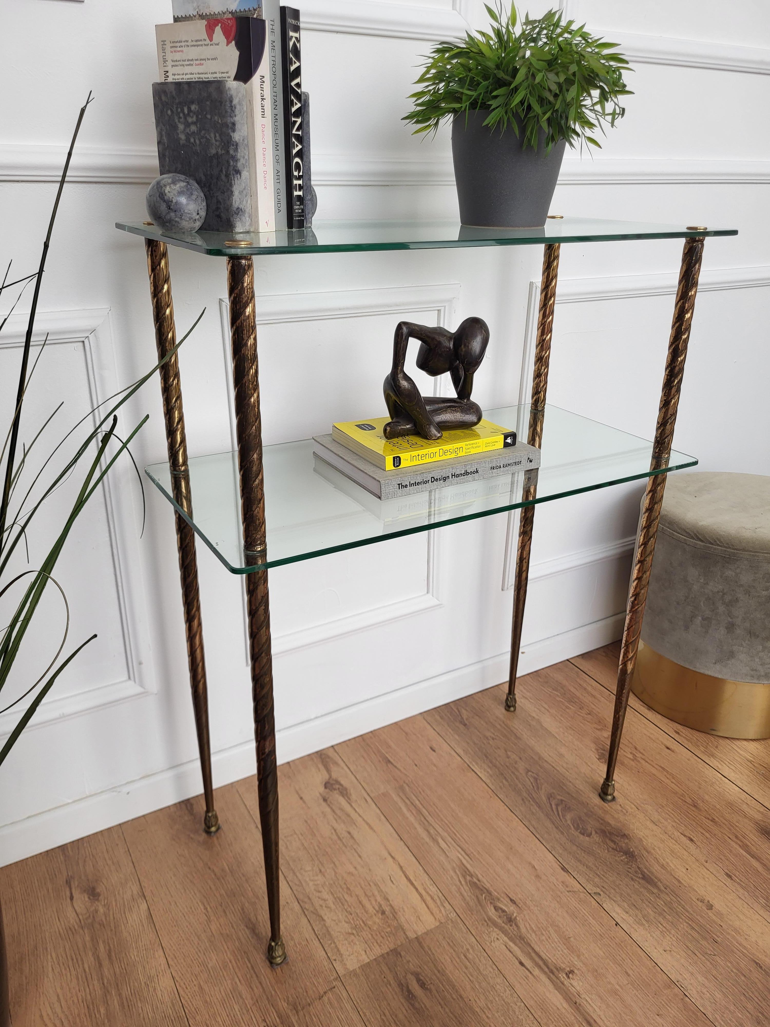 1980s Hollywood Regency Mid-Century Modern Brass Glass Etagere Console Table In Good Condition For Sale In Carimate, Como