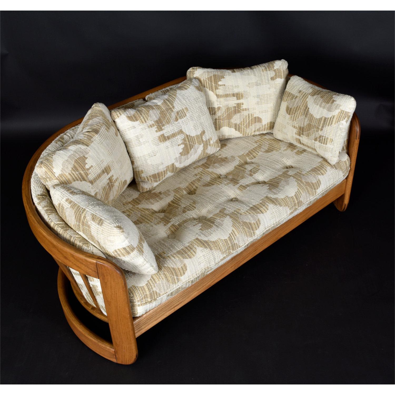 Mid-Century Modern Canapé-lit en forme de tonneau en Oak massif des années 1980 Howard en vente