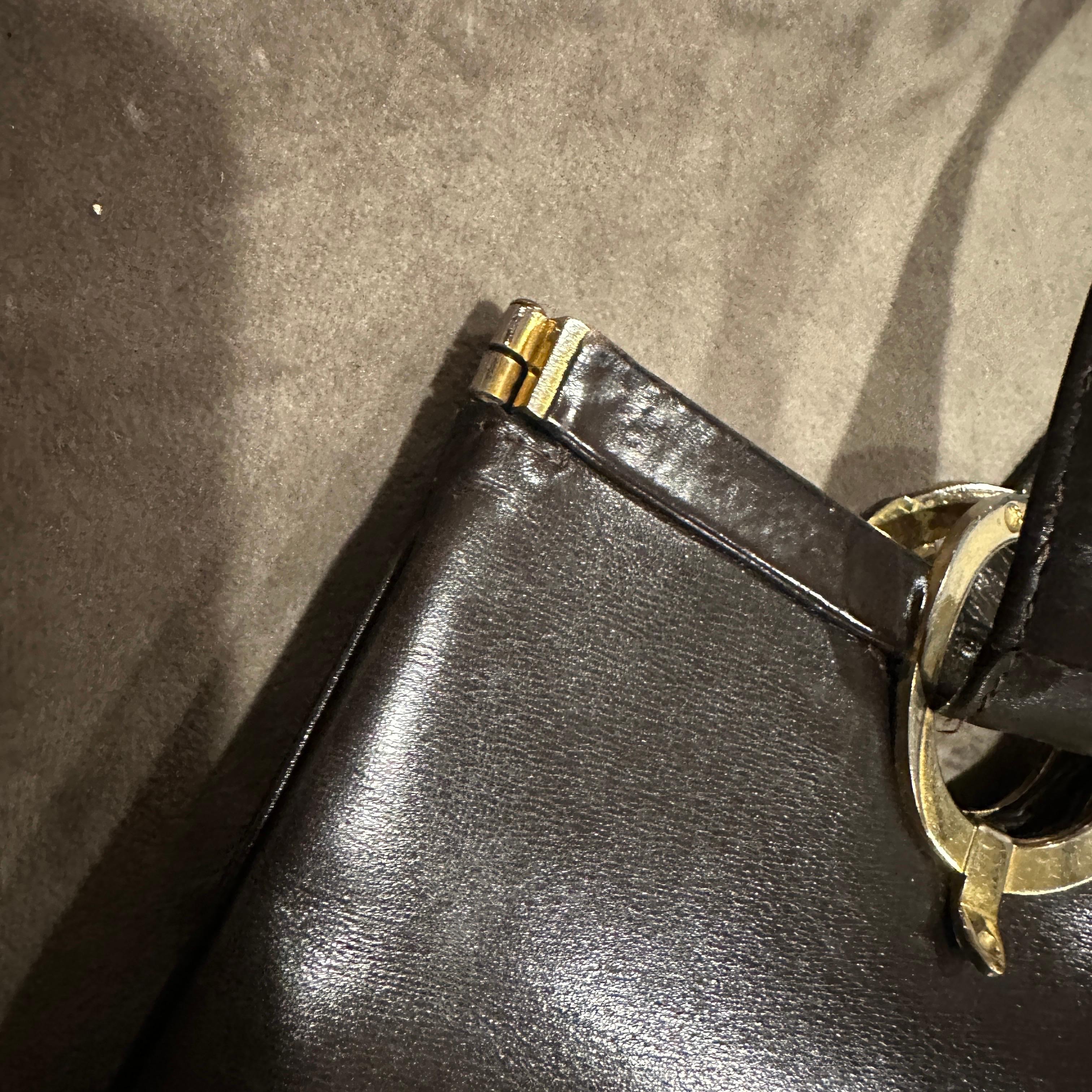 1980s Iconic Brown Leather and Brass Shoulder Bag by Roberta di Camerino en vente 2