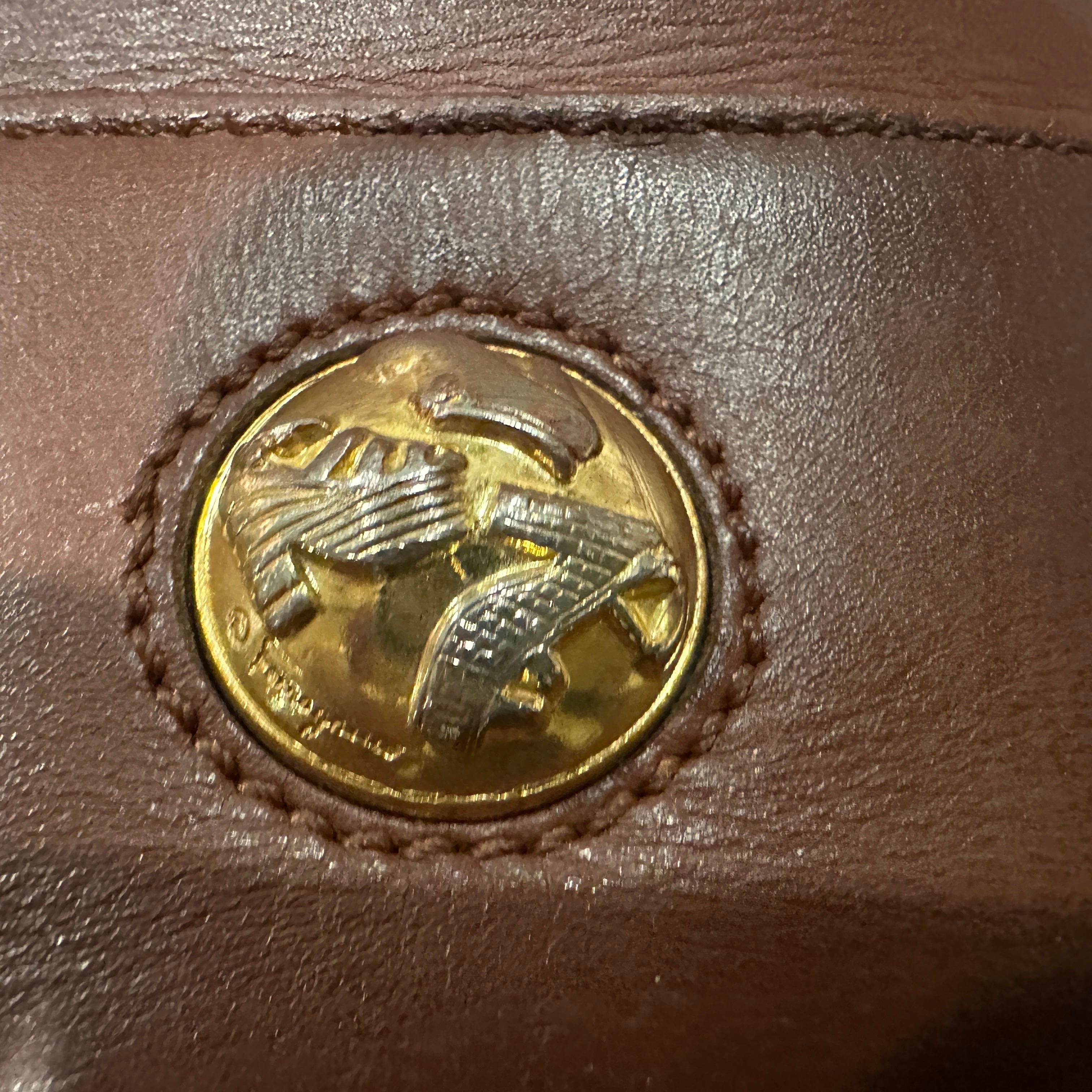 Noir Sac à dos iconique des années 1980 en cuir brun cognac et laiton de Salvatore Ferragamo en vente