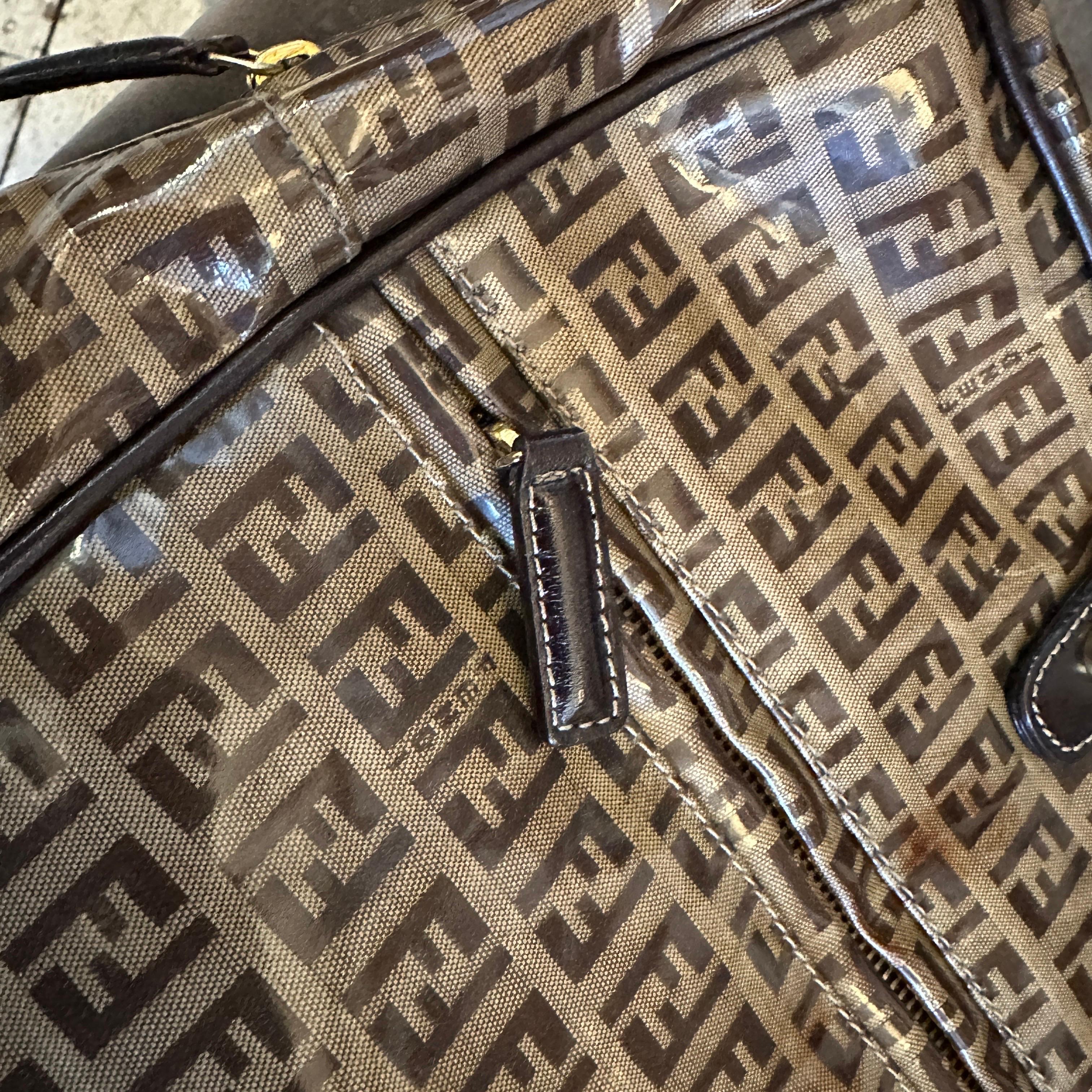 Iconica borsa a manico alto in plastica e pelle con logo continuo degli anni '80 di Fendi in vendita 6