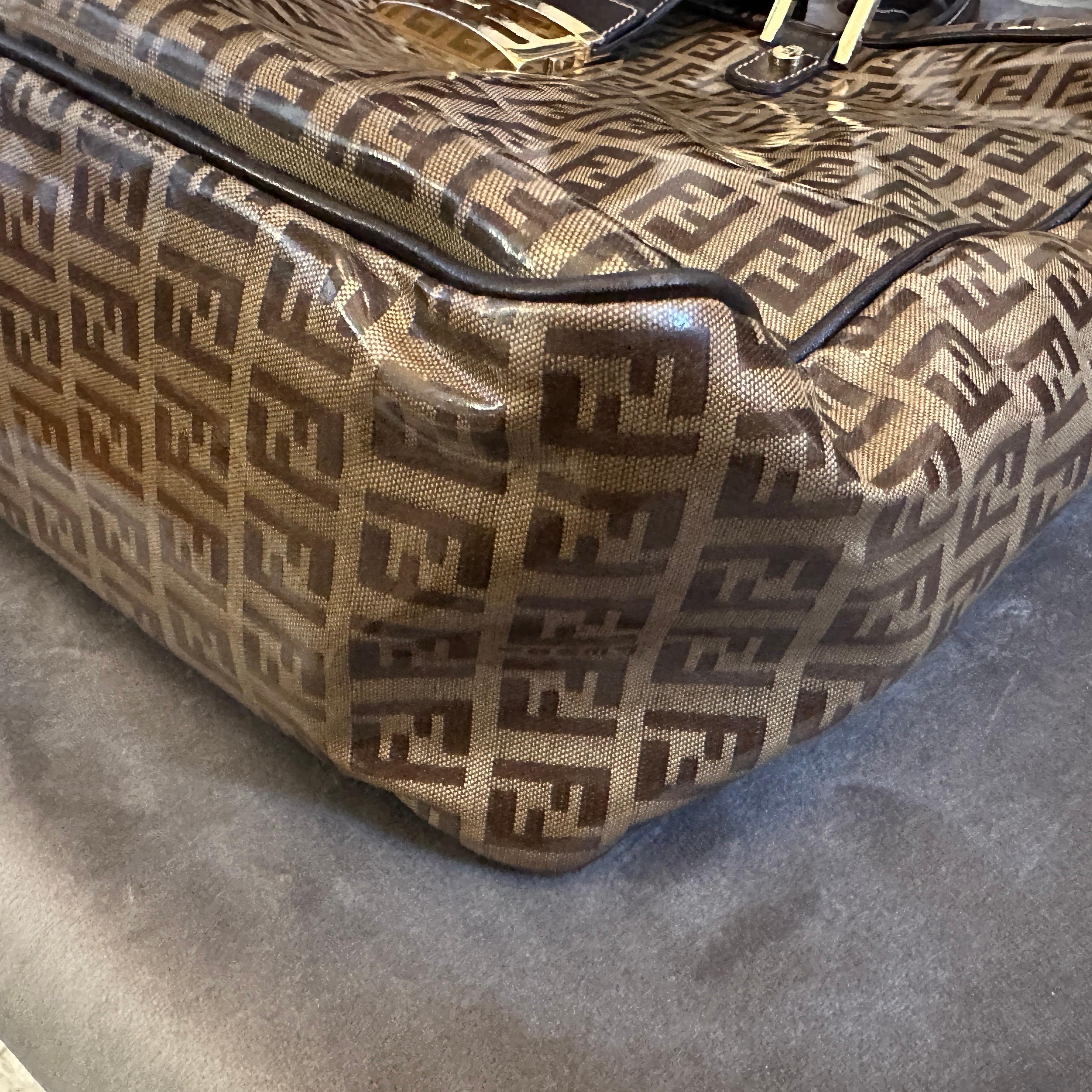 Iconica borsa a manico alto in plastica e pelle con logo continuo degli anni '80 di Fendi in vendita 7