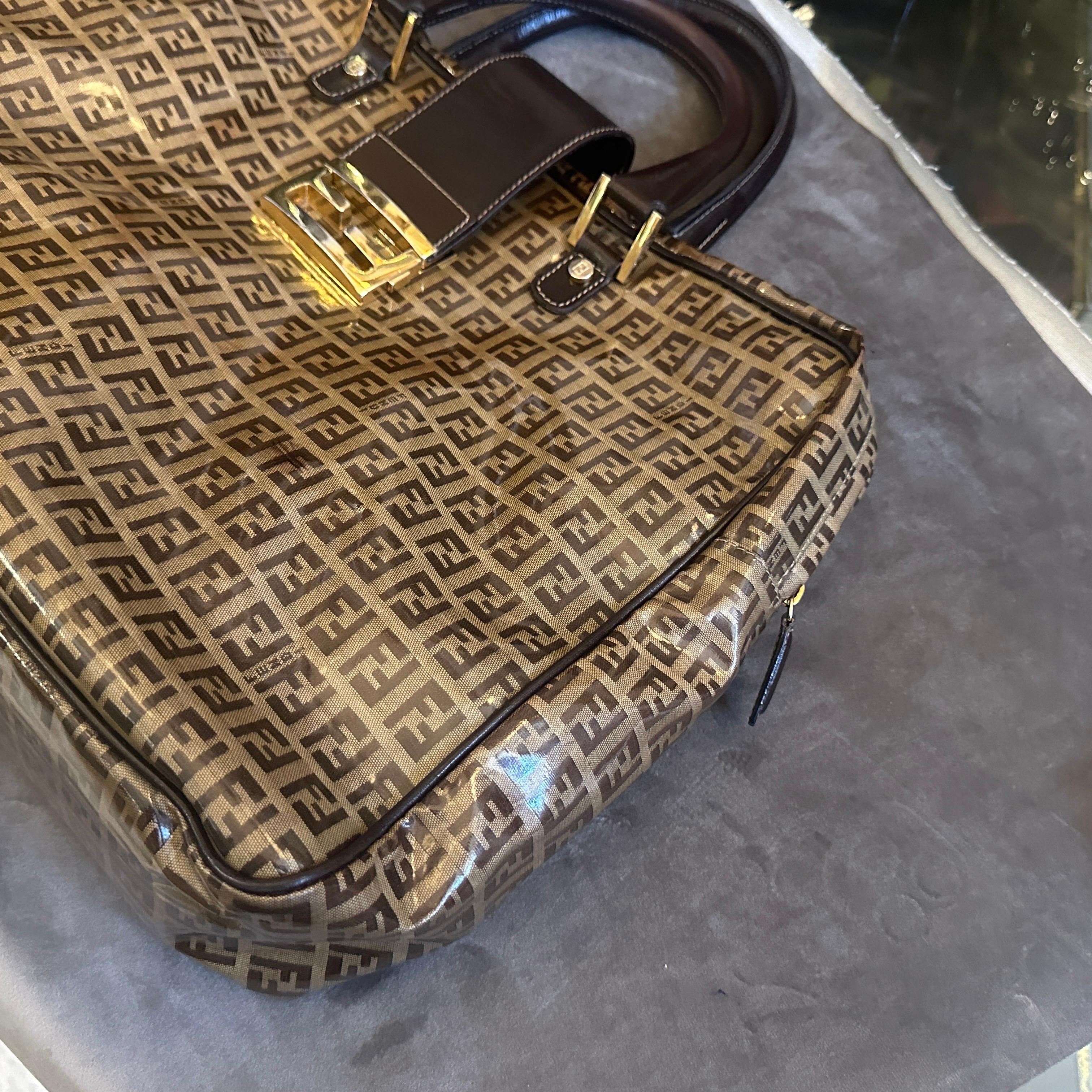 Iconica borsa a manico alto in plastica e pelle con logo continuo degli anni '80 di Fendi in vendita 10