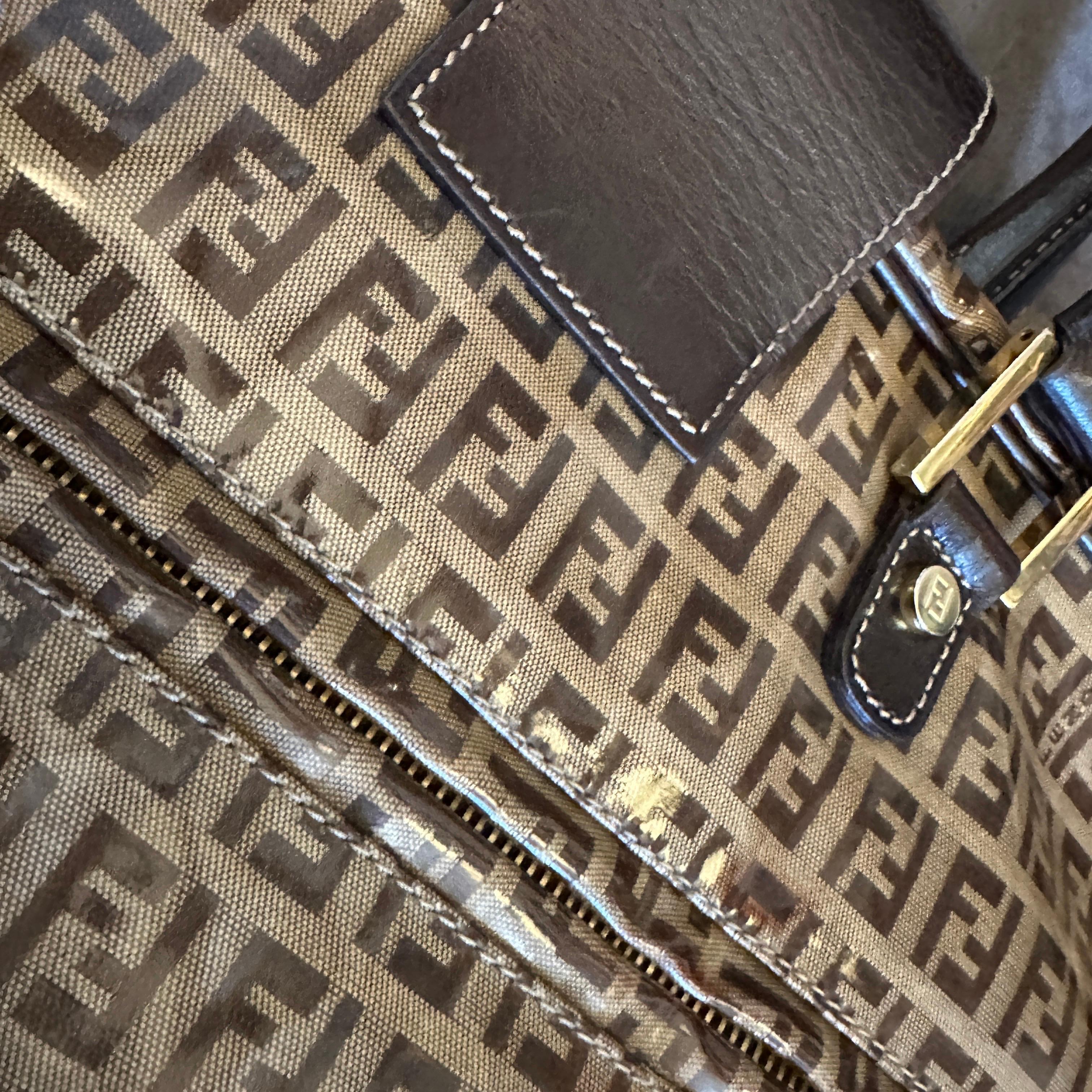 Iconica borsa a manico alto in plastica e pelle con logo continuo degli anni '80 di Fendi in vendita 1