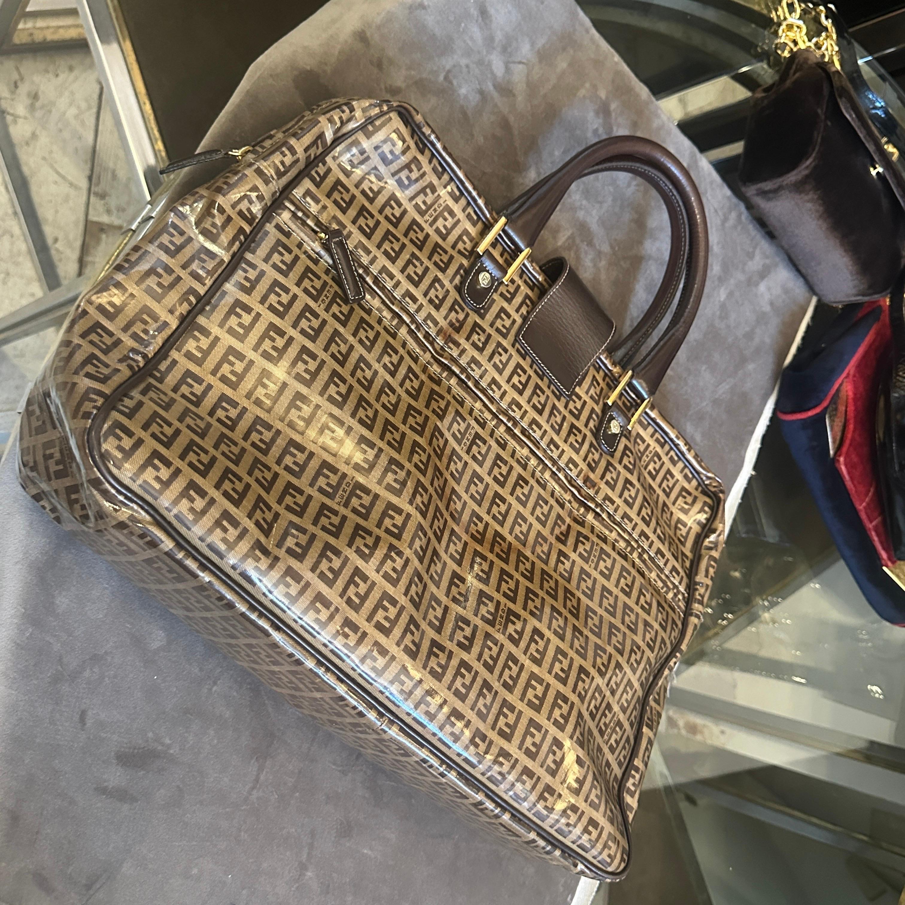 Iconica borsa a manico alto in plastica e pelle con logo continuo degli anni '80 di Fendi in vendita 3