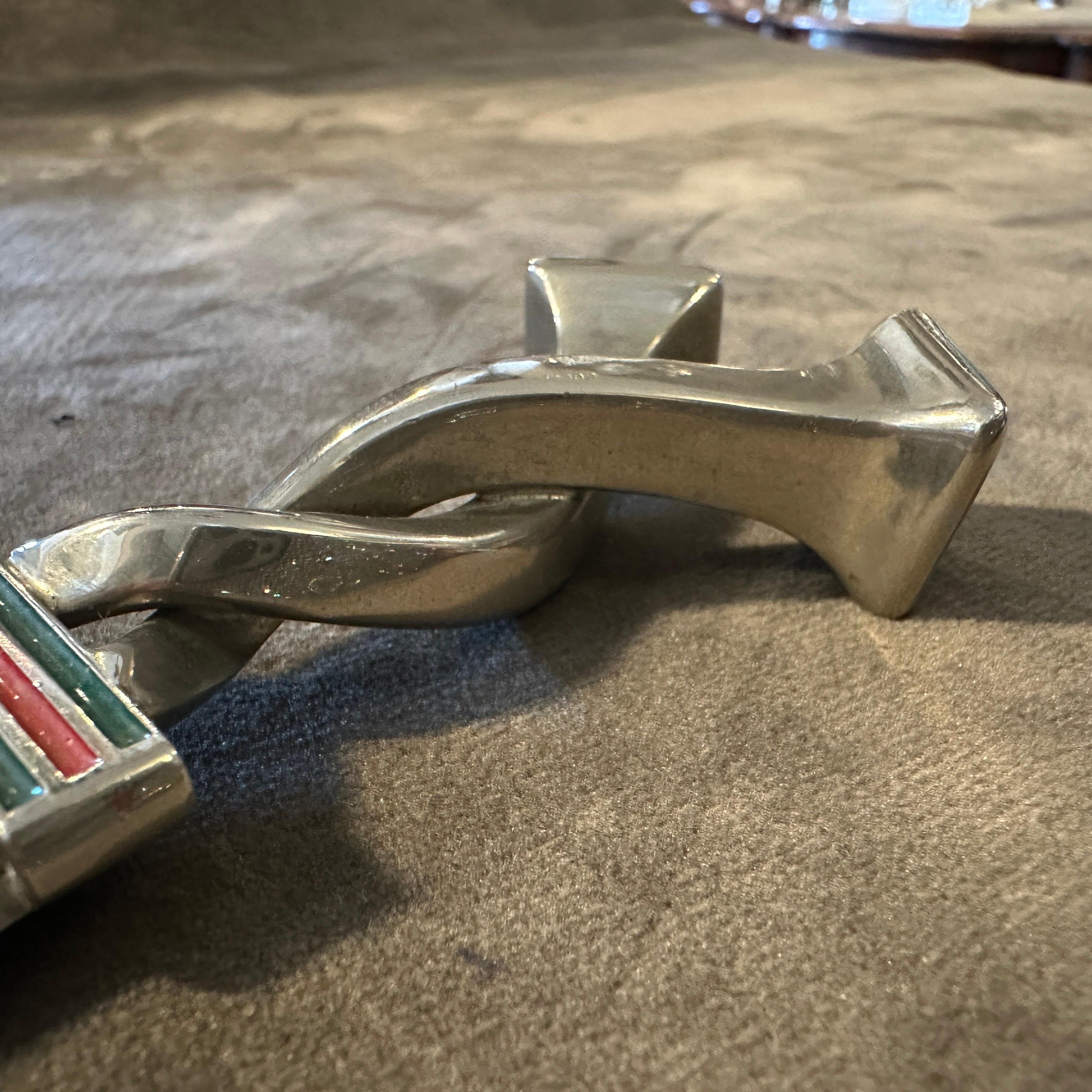 Moderne 1980 Iconique chausse-pied en métal émaillé plaqué argent par Gucci en vente