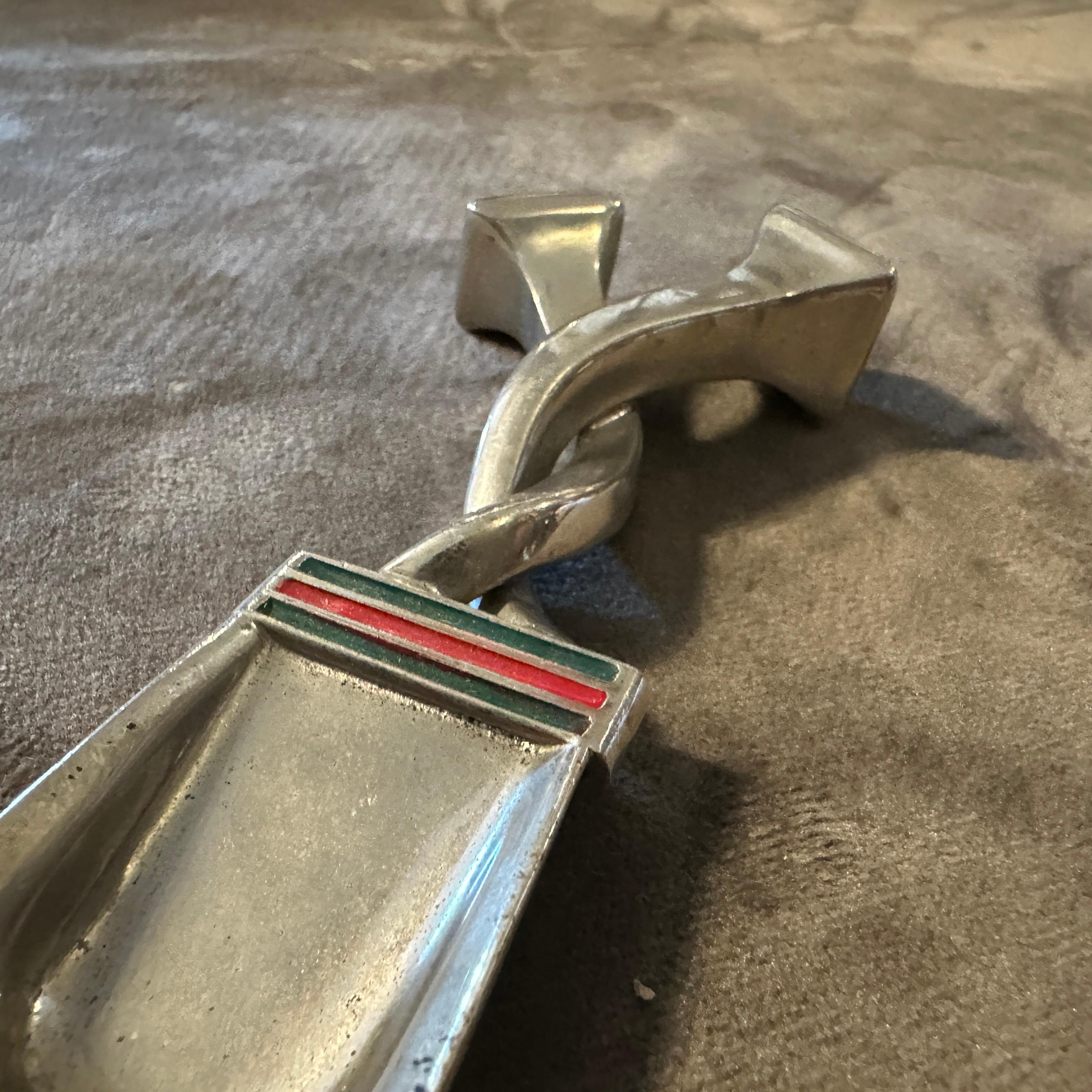 1980 Iconique chausse-pied en métal émaillé plaqué argent par Gucci en vente 1
