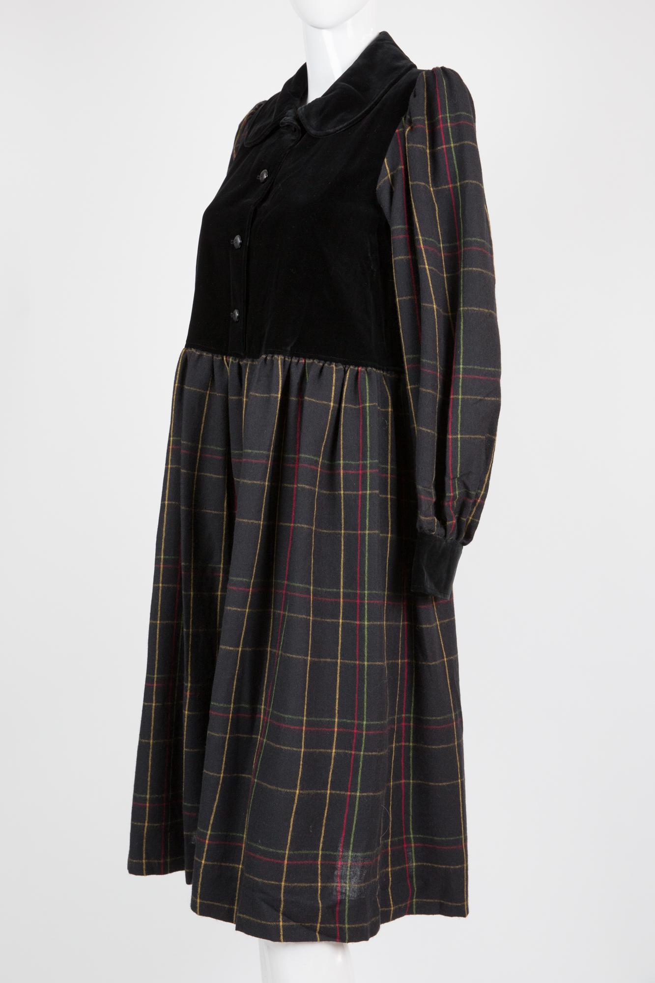  1980s Iconic Yves Saint Laurent Velvet and Checks Dress  In Excellent Condition In Paris, FR