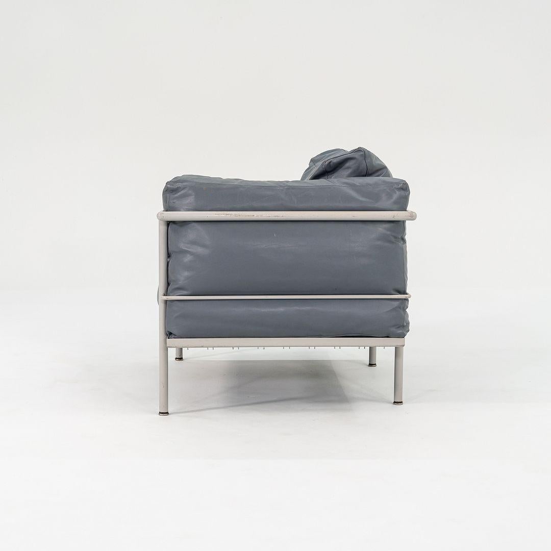 Años 80 En el estilo de una pareja de butacas Le Corbusier Jeanneret Perriand LC3 Moderno en venta