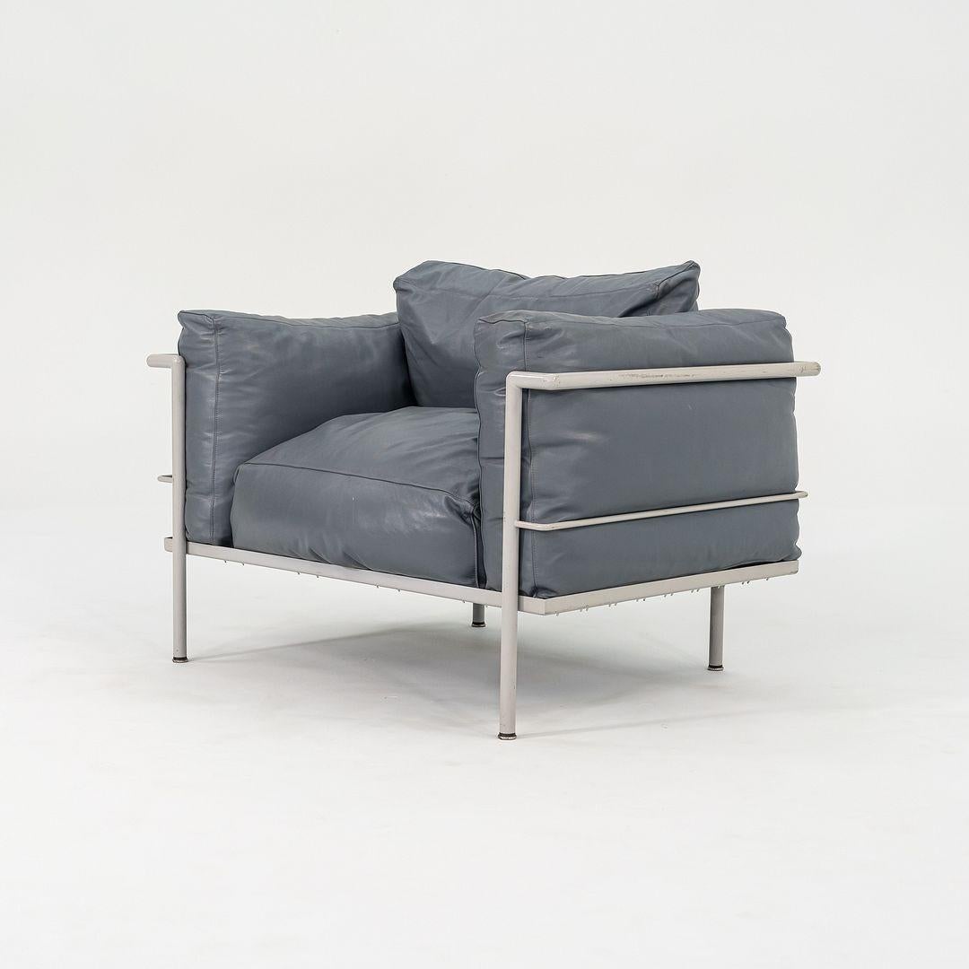 Años 80 En el estilo de una pareja de butacas Le Corbusier Jeanneret Perriand LC3 en Bueno estado para la venta en Philadelphia, PA