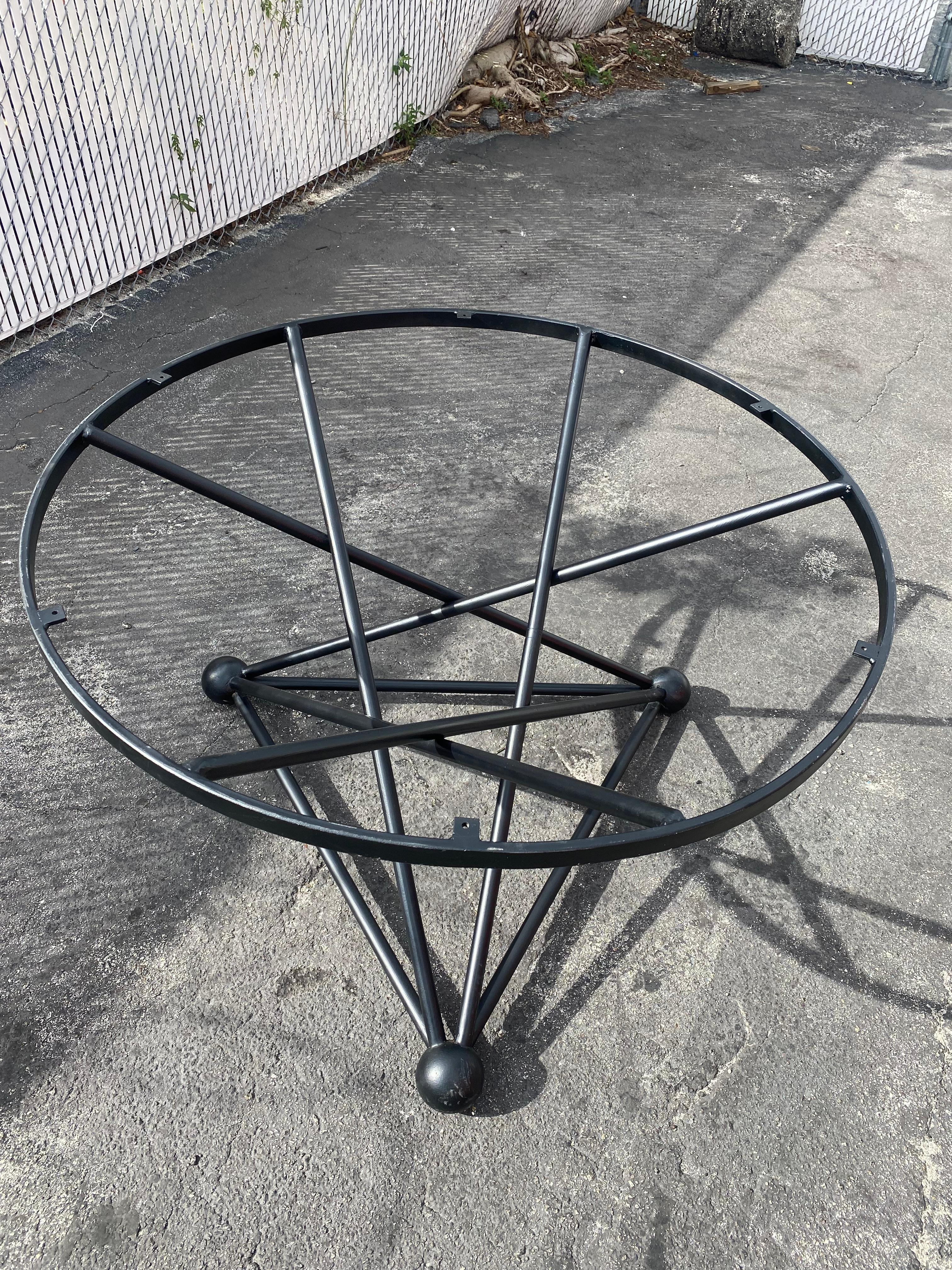 1980s Industrial Geometrical Sculptural Steel Zinc Wood Round Dining Table For Sale 7