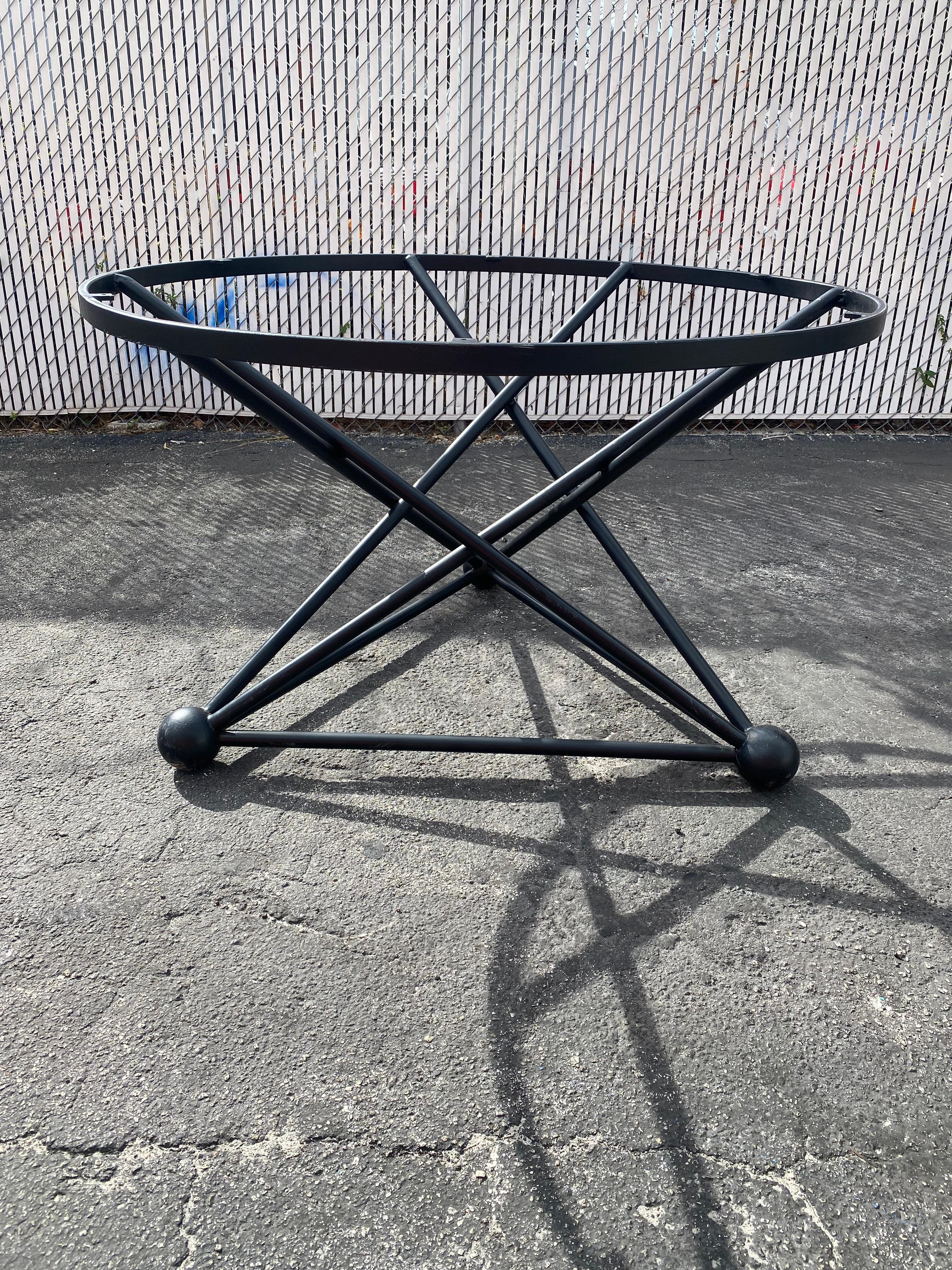 1980s Industrial Geometrical Sculptural Steel Zinc Wood Round Dining Table For Sale 8