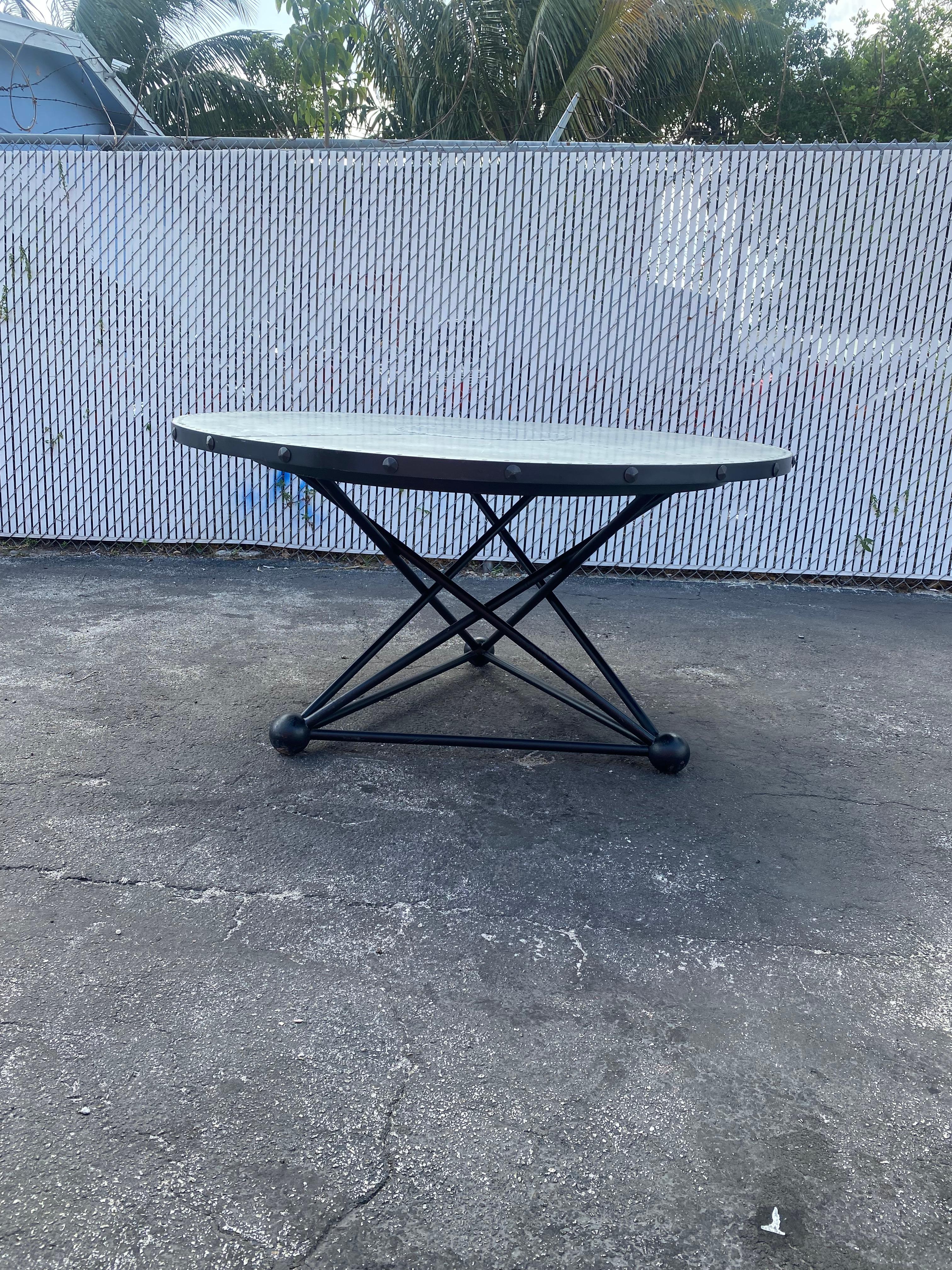 1980s Industrial Geometrical Sculptural Steel Zinc Wood Round Dining Table In Good Condition For Sale In Fort Lauderdale, FL