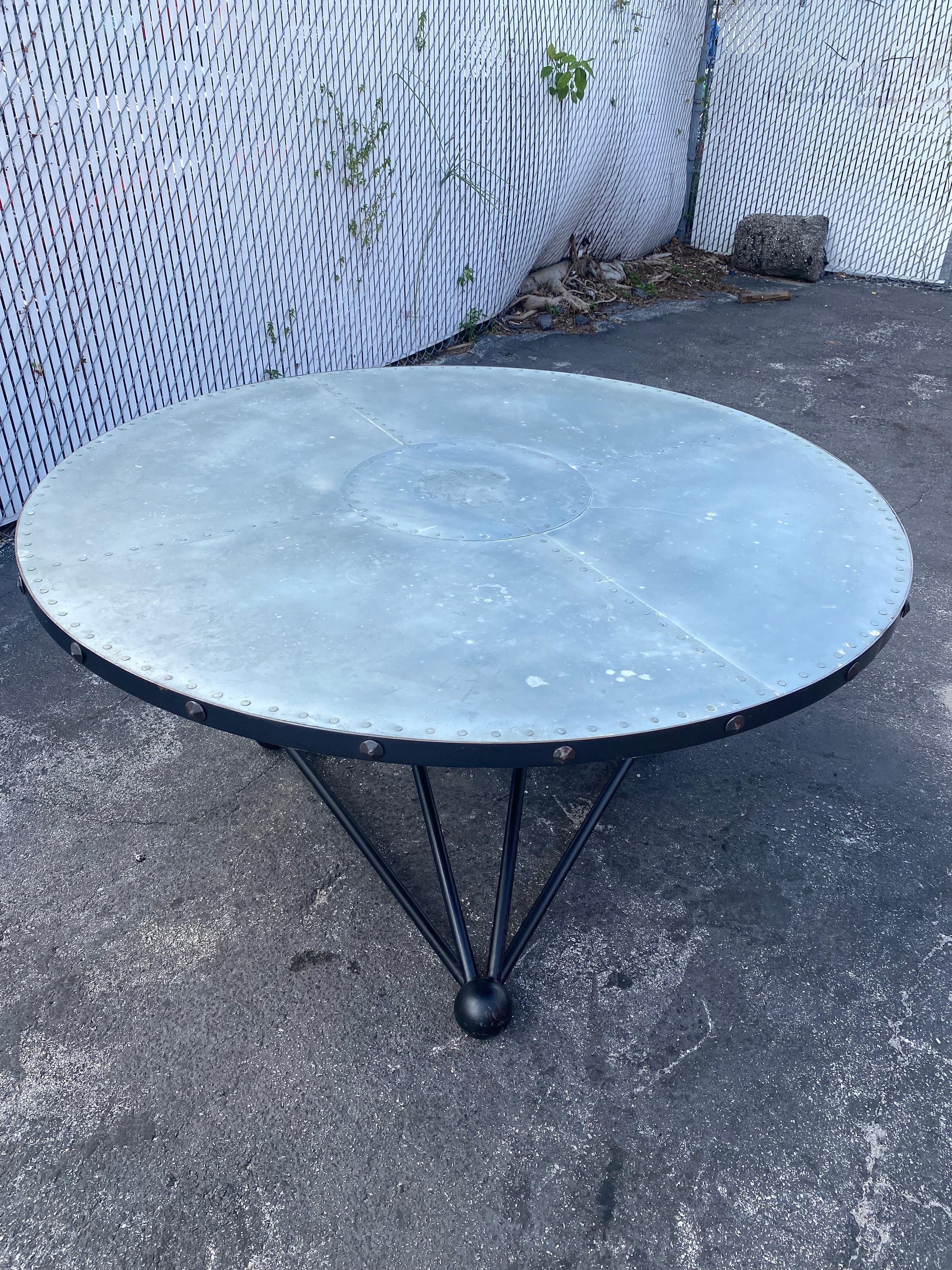 1980s Industrial Geometrical Sculptural Steel Zinc Wood Round Dining Table For Sale 3