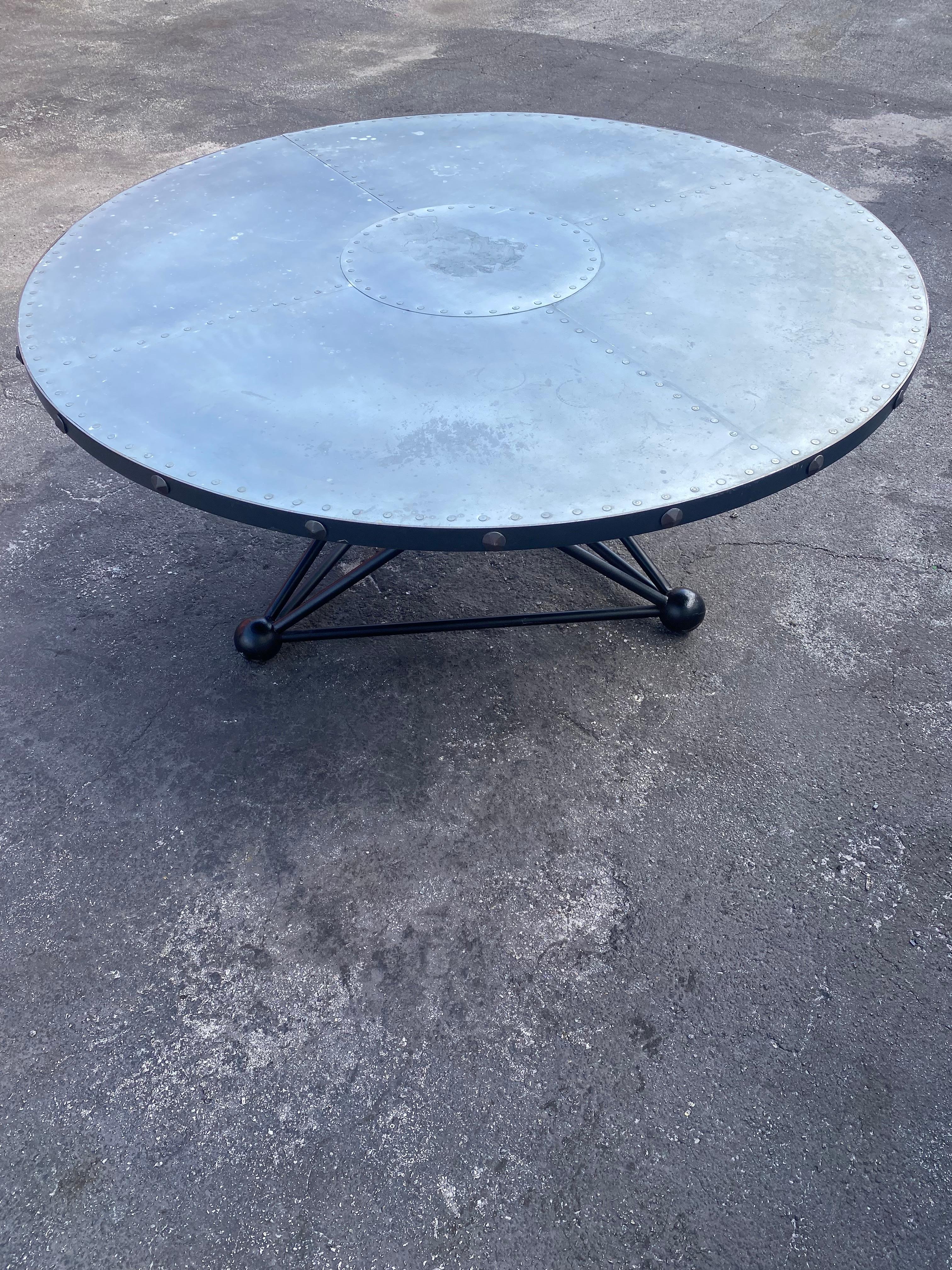 1980s Industrial Geometrical Sculptural Steel Zinc Wood Round Dining Table For Sale 4