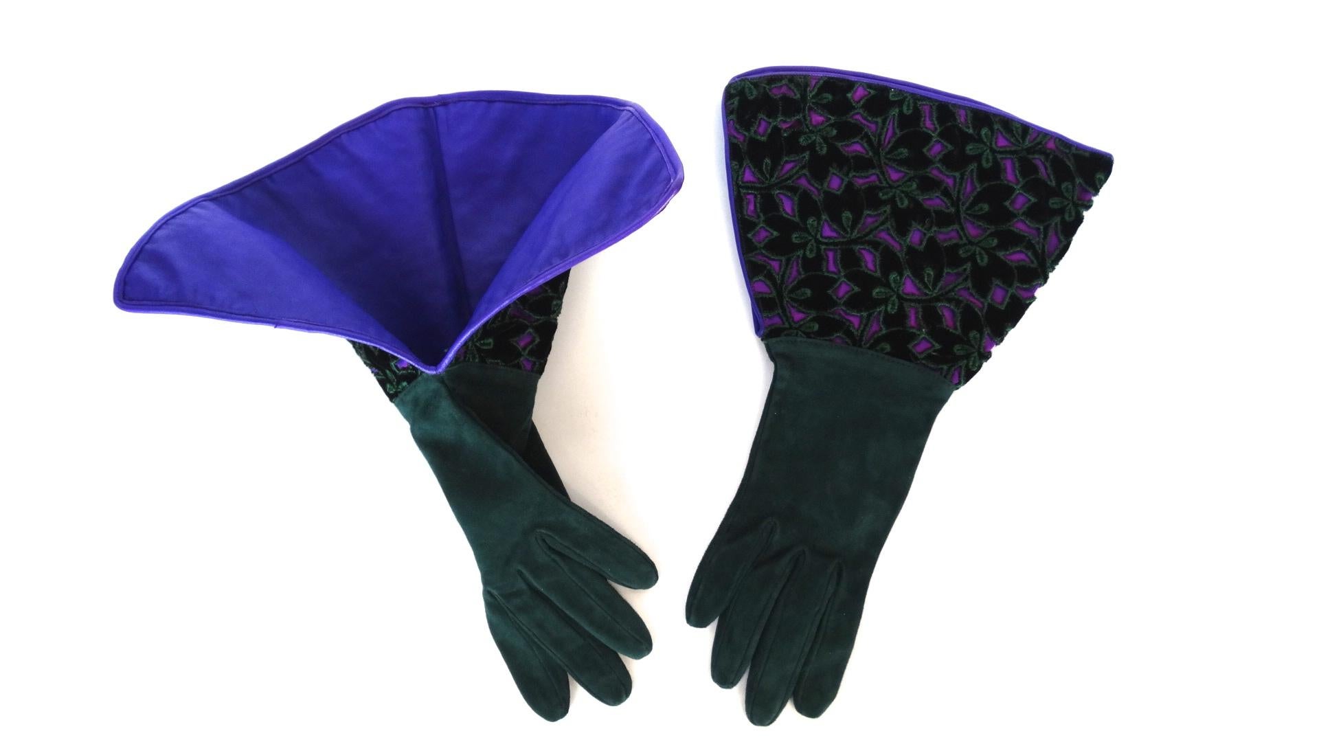 Black 1980s Isabel Canovas Gauntlet Gloves with Cut Out Floral Motif For Sale