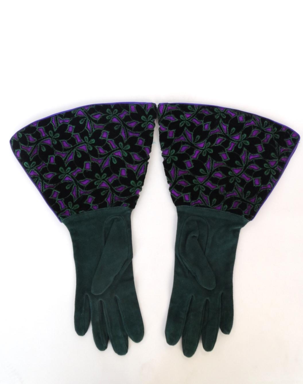 Women's 1980s Isabel Canovas Gauntlet Gloves with Cut Out Floral Motif For Sale