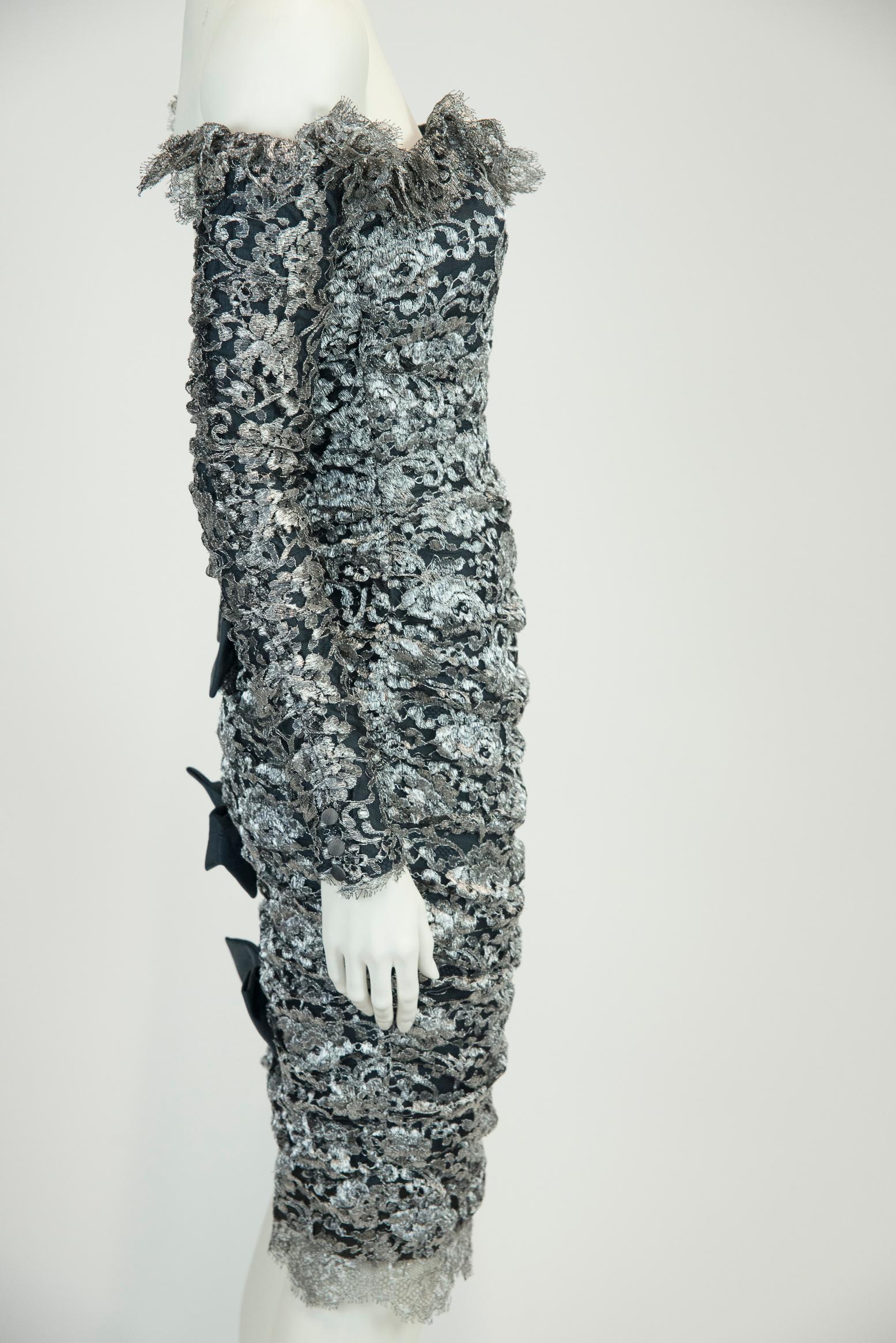 1980s Isabelle Allard Bows-Embellished Ruched Lace Dress & Removable Sleeves Set For Sale 6