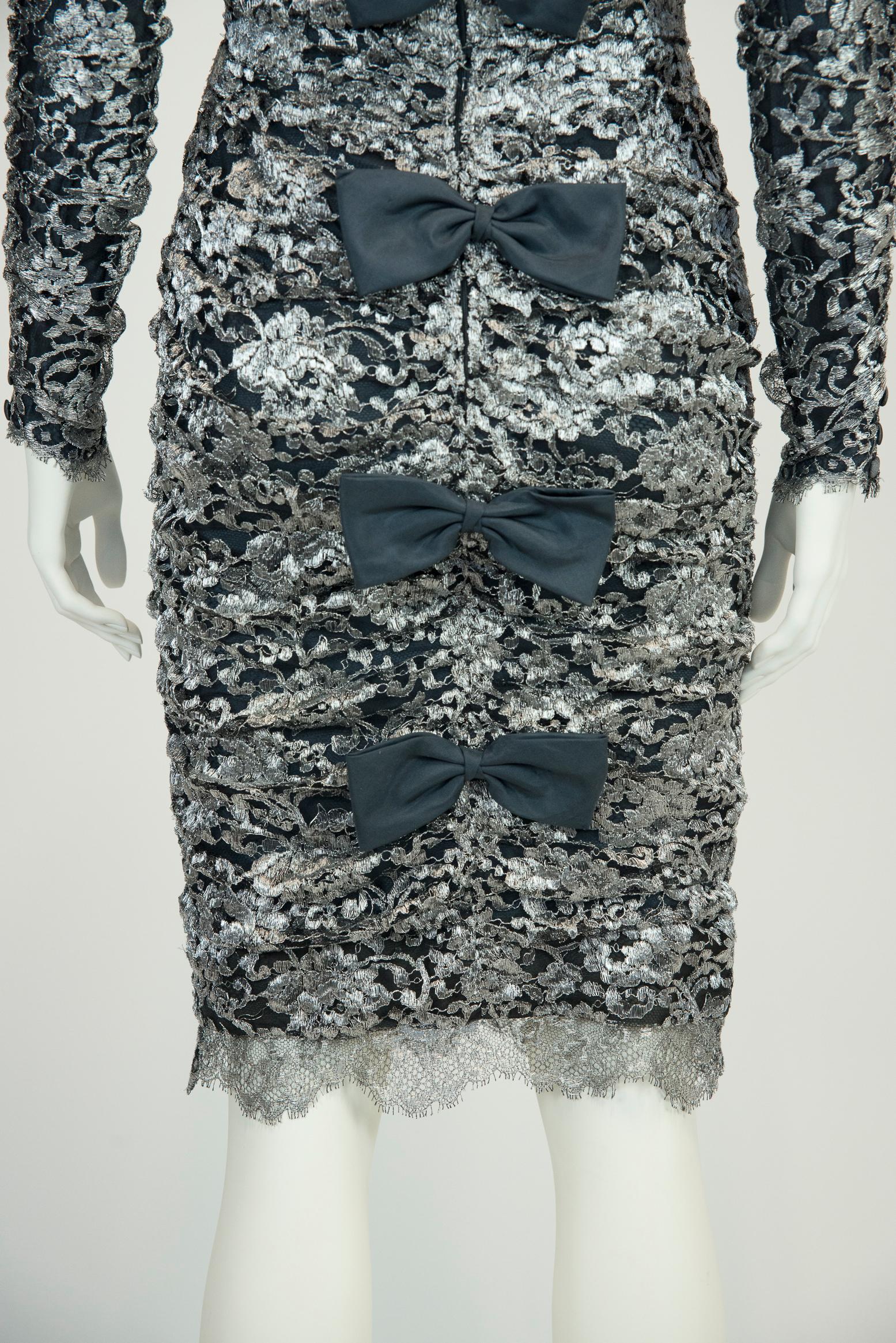 1980s Isabelle Allard Bows-Embellished Ruched Lace Dress & Removable Sleeves Set For Sale 2