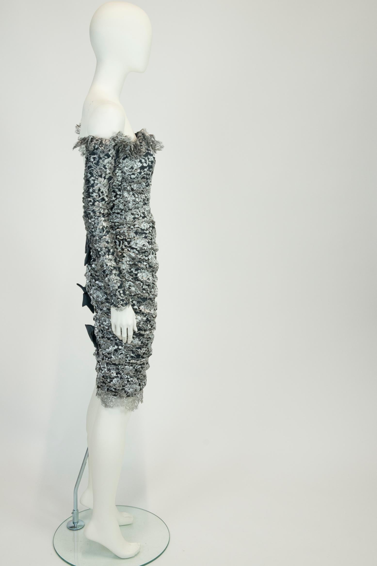 1980s Isabelle Allard Bows-Embellished Ruched Lace Dress & Removable Sleeves Set For Sale 5