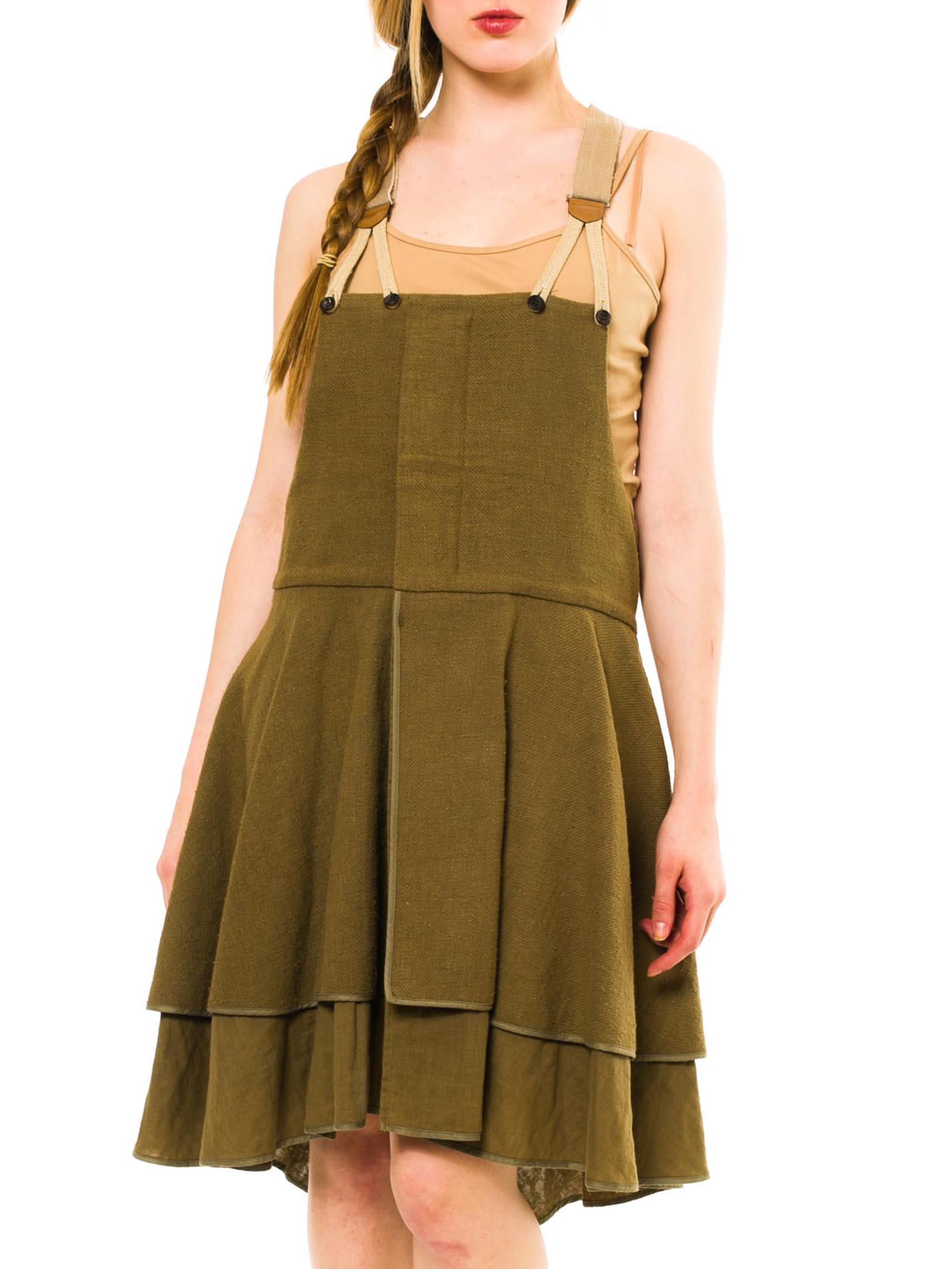 1980er ISSEY MIYAKE Olivgrünes Kleid aus Baumwollmischung im Overalls-Stil (Braun) im Angebot
