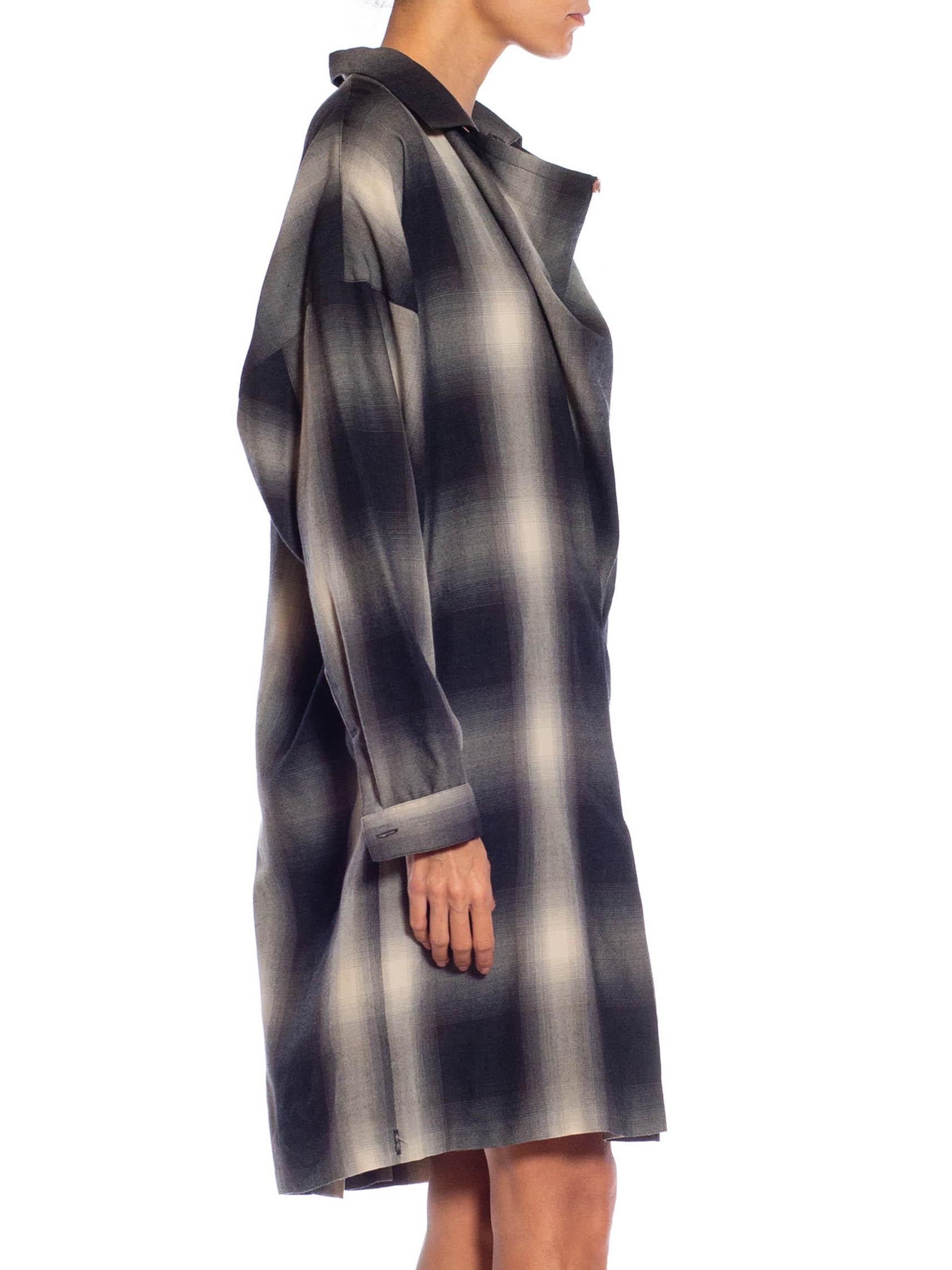 1980S ISSEY MIYAKE Robe chemise oversize à carreaux noirs et blancs Excellent état - En vente à New York, NY