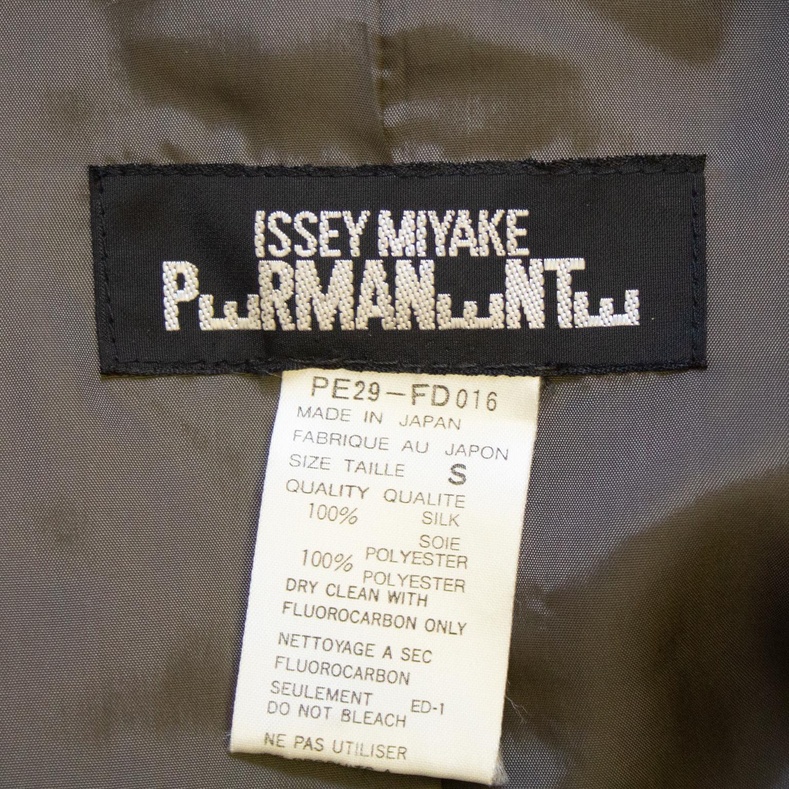 1980s Issey Miyake Brown Printed Silk Jacket For Sale 1