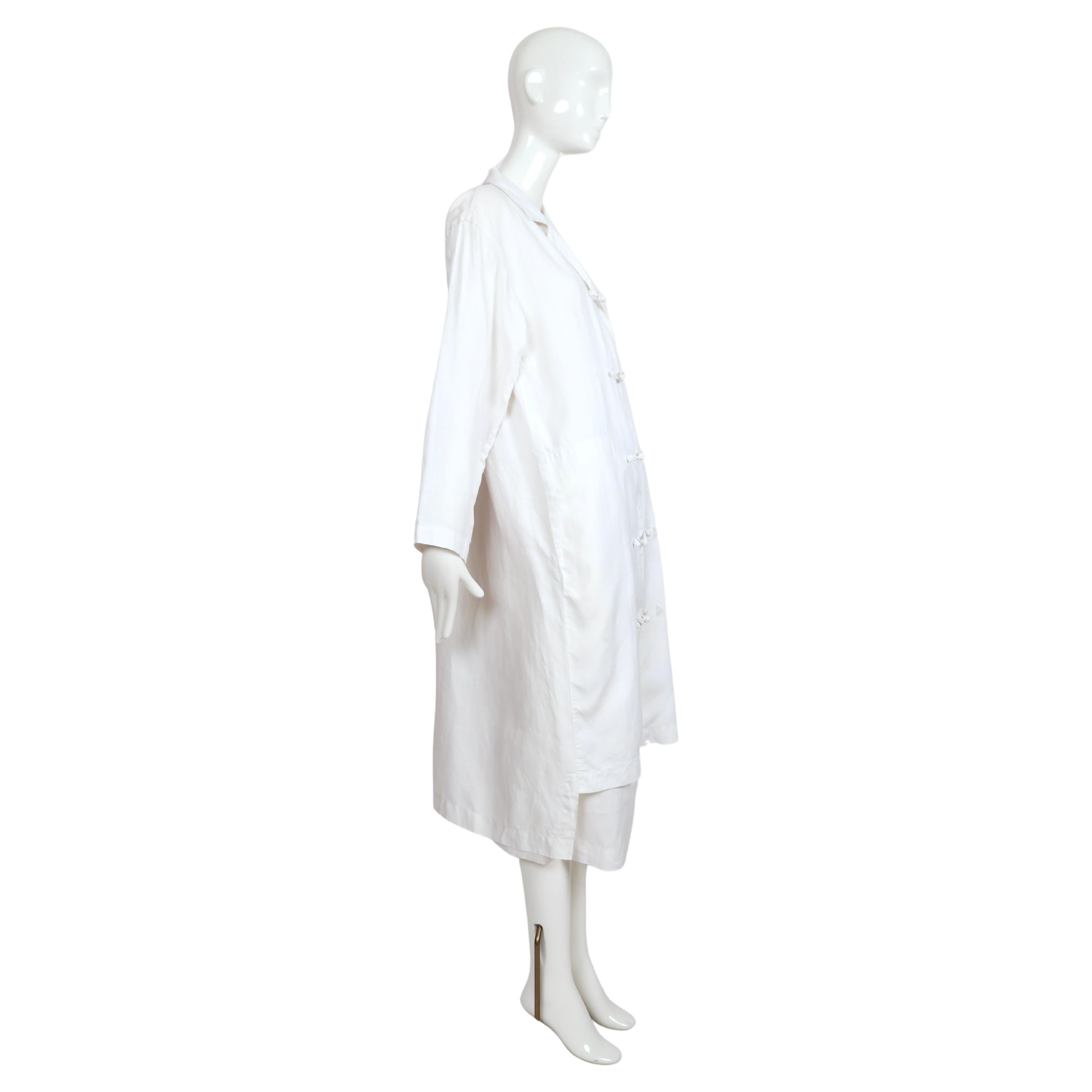 1980's ISSEY MIYAKE white linen duster jacket and matching skirt  In Good Condition For Sale In San Fransisco, CA