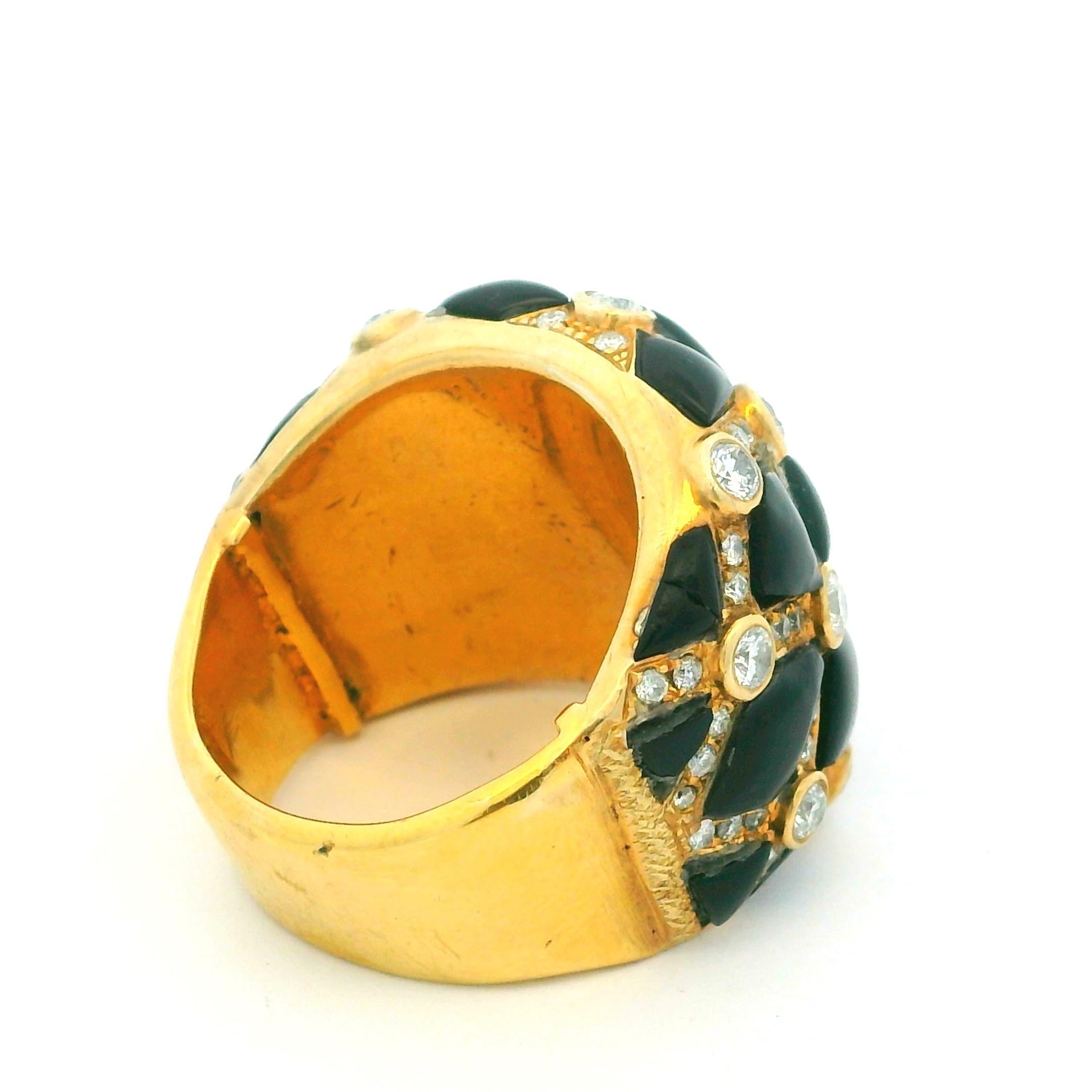 1980 Italian 18K Gold Black Onyx and 2 Carat Diamond Bombe Dome Ring Unisexe en vente
