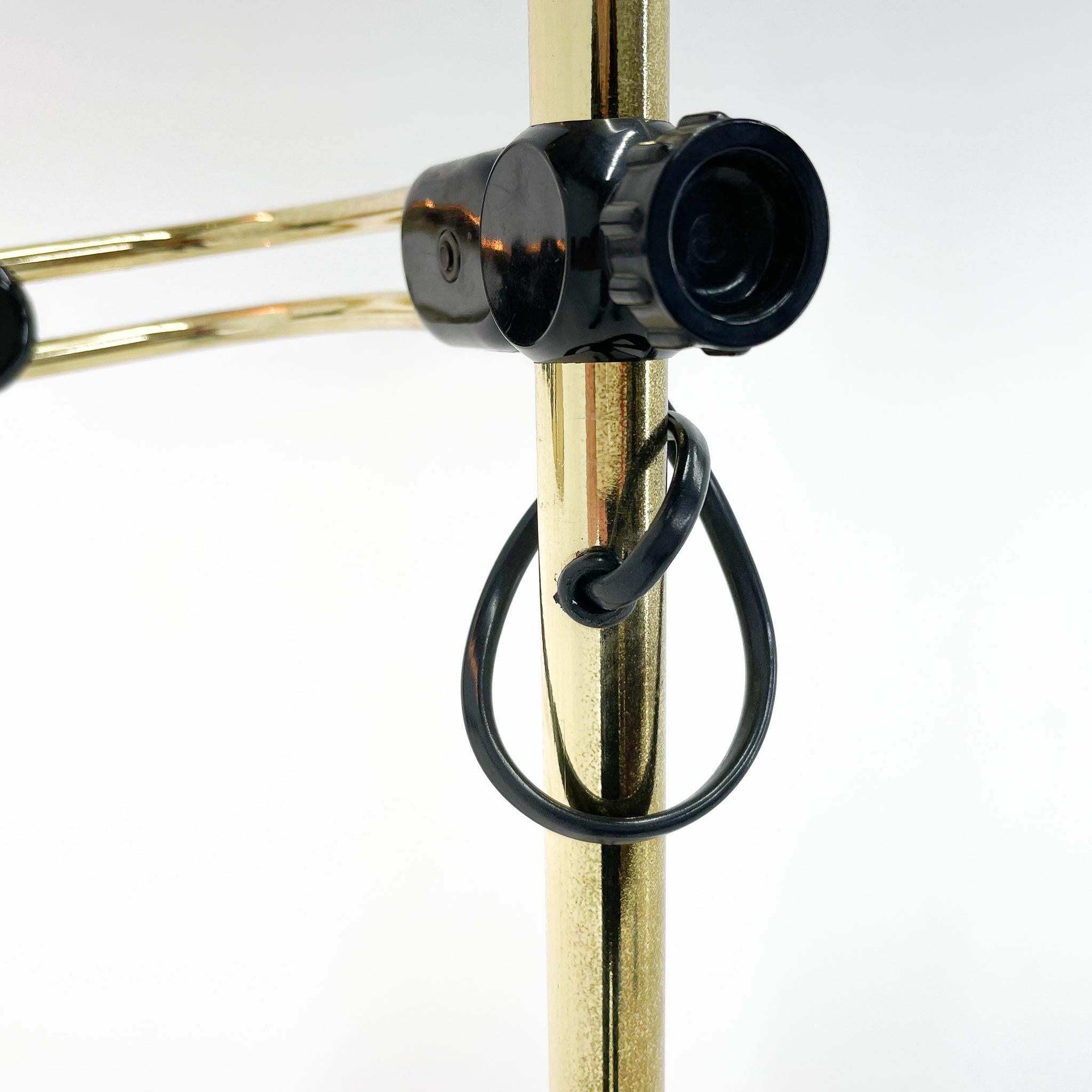 Italienische verstellbare Stehlampe aus den 1980er Jahren im Angebot 4